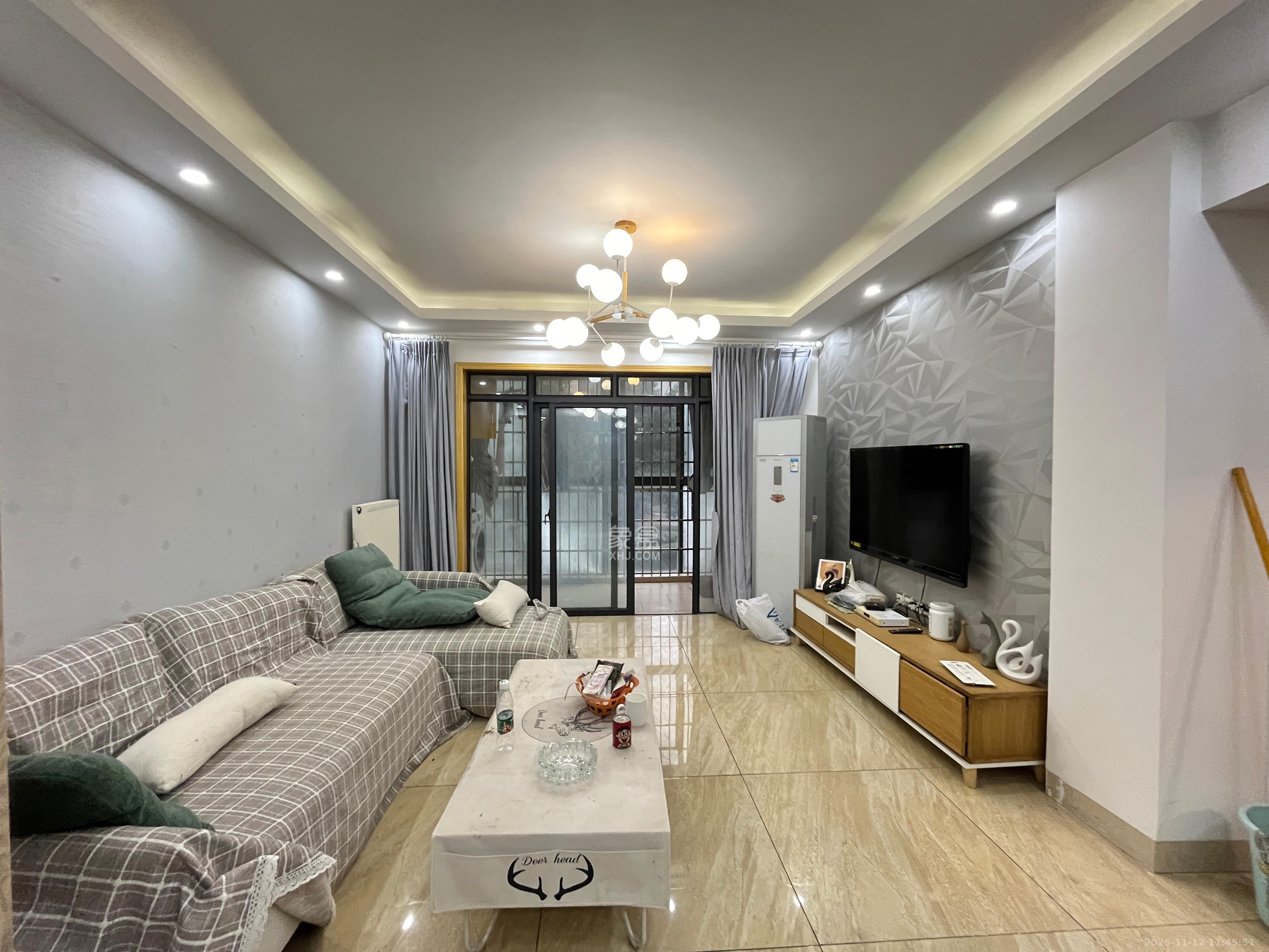 盛地尊域  3室2厅1卫    1800.0元/月室内图