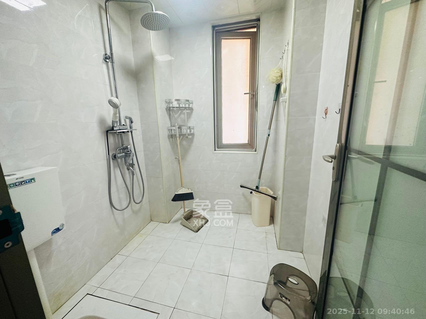 金地格林公馆  3室2厅1卫    2800.0元/月室内图