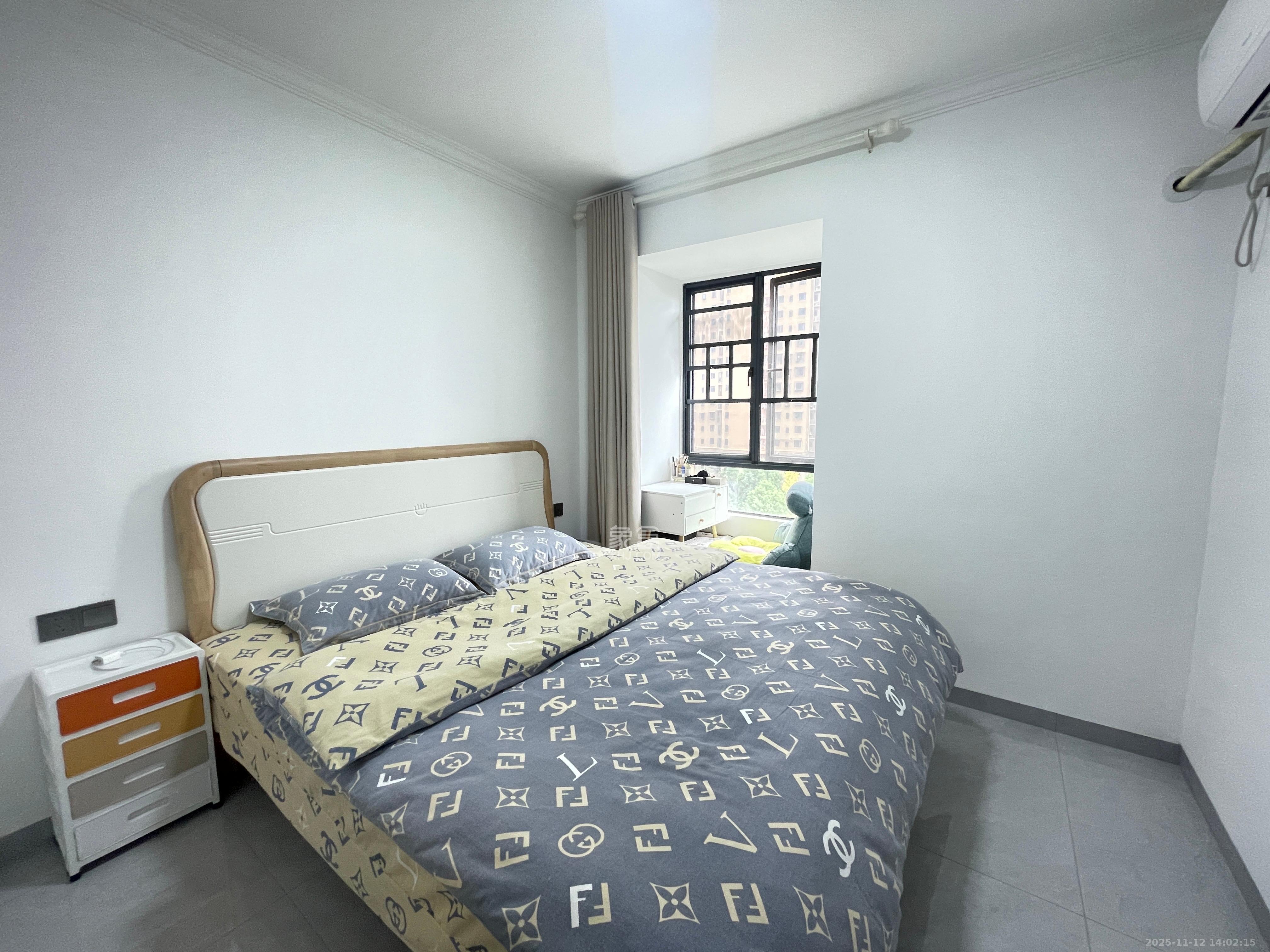 唐桂家园 1室0厅0卫 2400.0元/月 唐桂家园 1室0厅0卫 2400.0元/月室内图