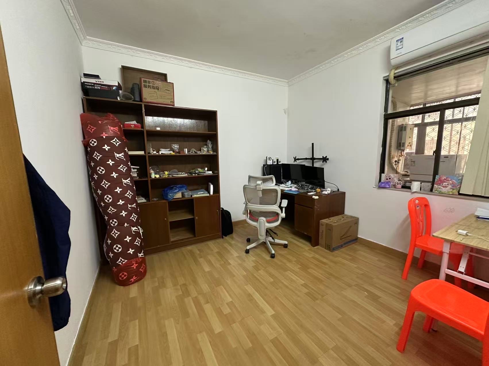 国贸大院  3室2厅2卫    86.0万