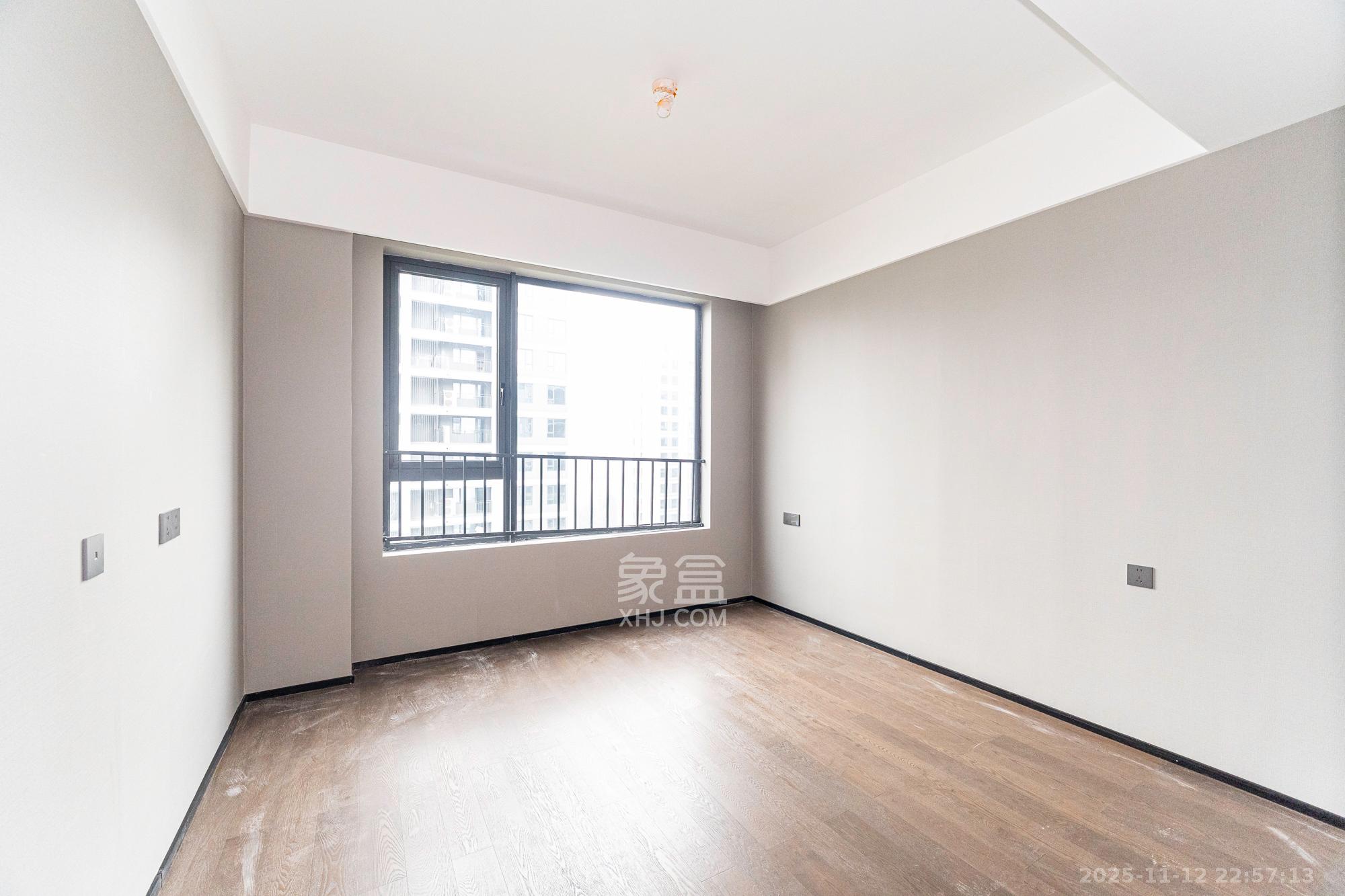 万科松湖天地  4室2厅4卫    478.0万卧室