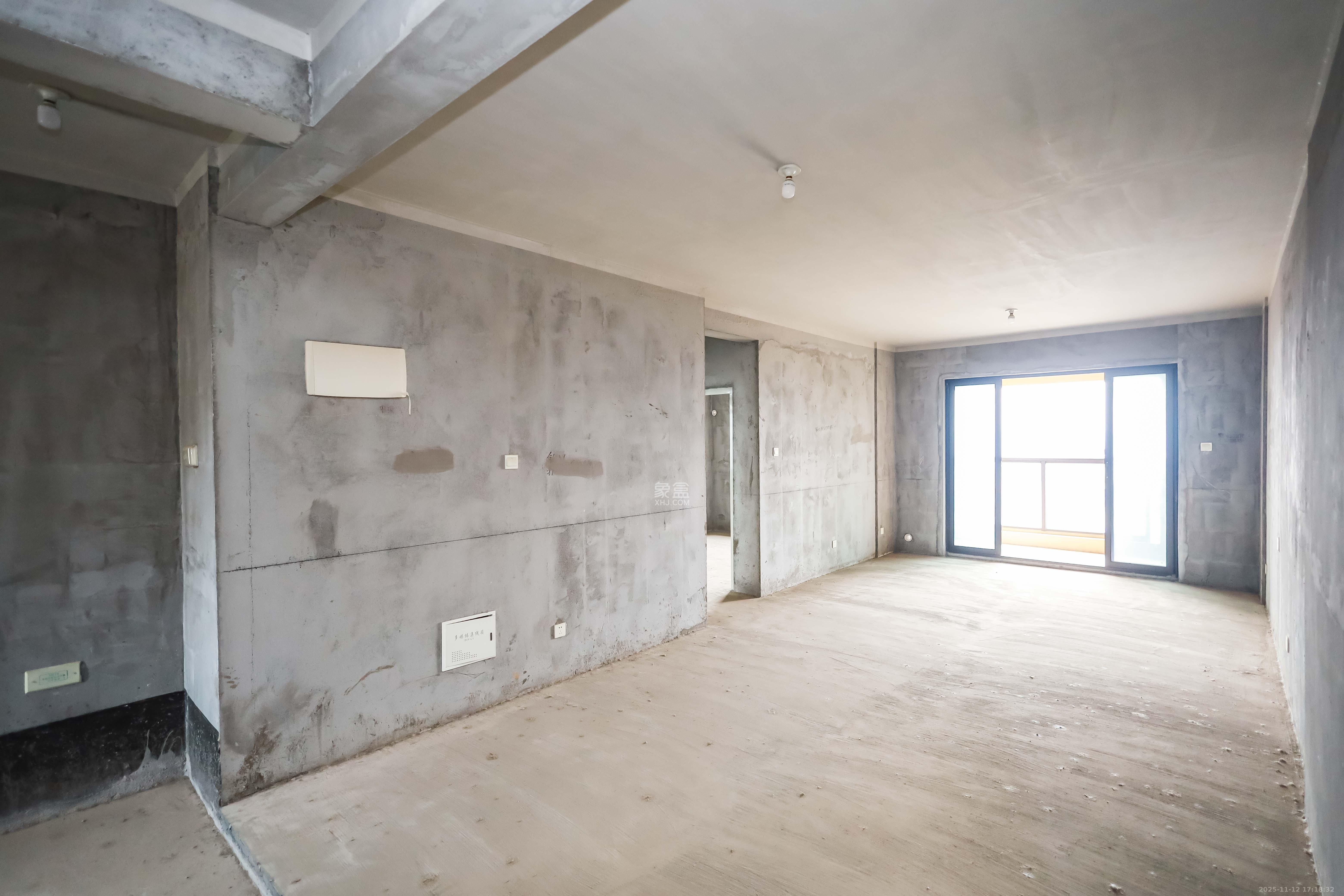 奥克斯缔壹城 4室2厅2卫 94.8万 奥克斯缔壹城 4室2厅2卫 94.8万客厅