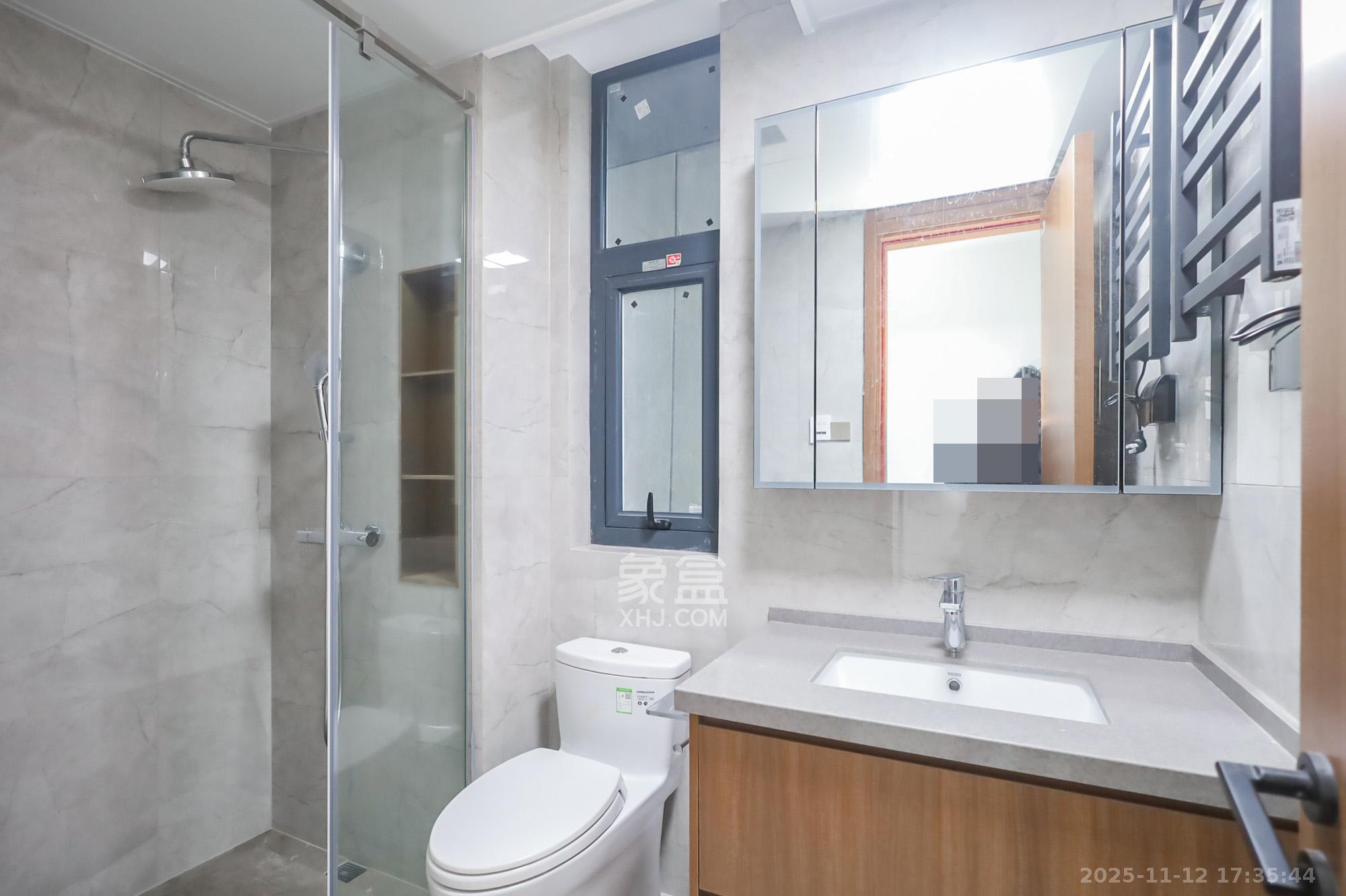 江山印 4室2厅3卫 720.0万 江山印 4室2厅3卫 720.0万卫生间