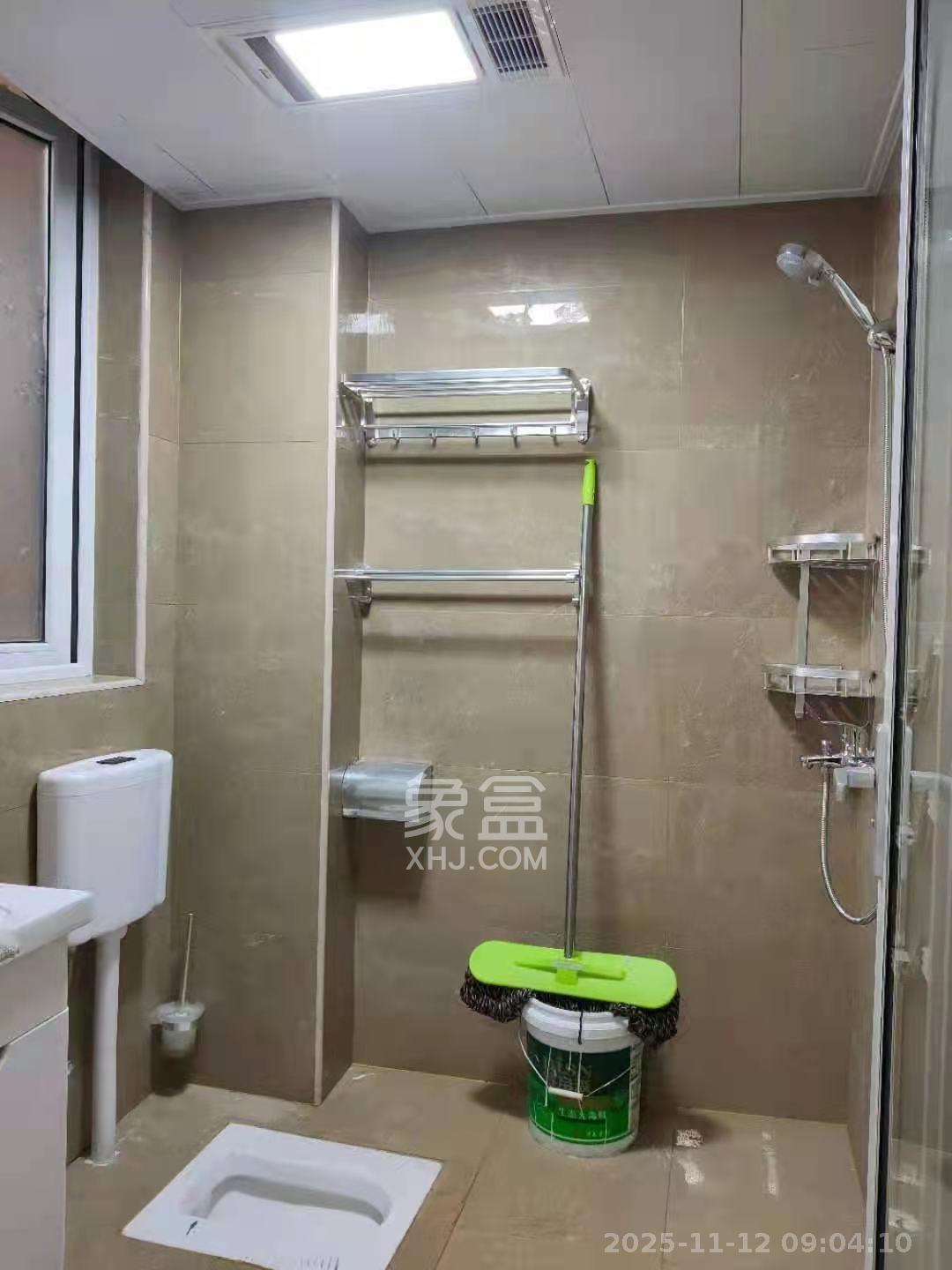 绿地新都会 3室2厅1卫 2100.0元/月 绿地新都会 3室2厅1卫 2100.0元/月室内图