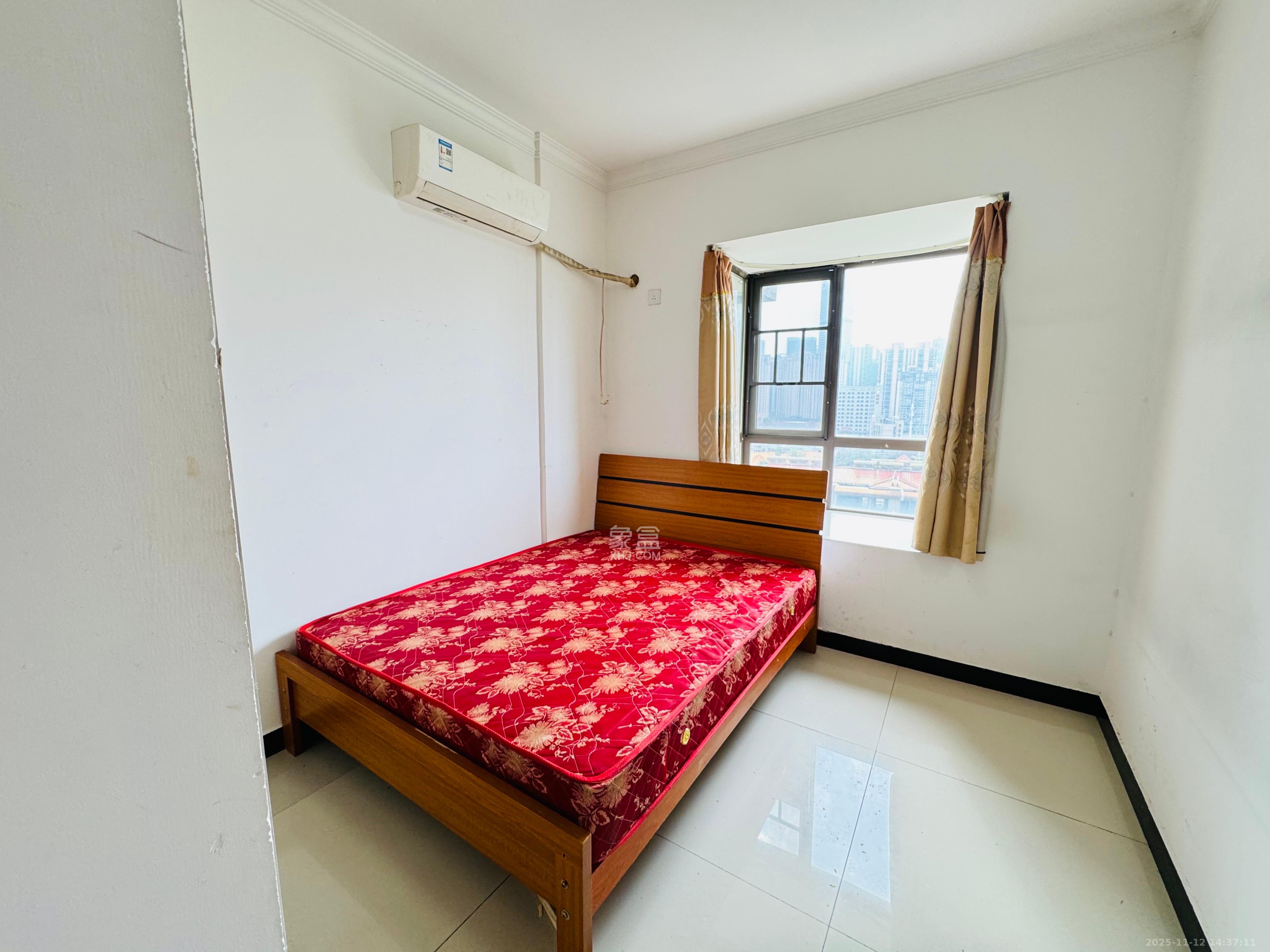 芙蓉别墅山庄（嘉湘华庭）  3室2厅1卫    2700.0元/月室内图