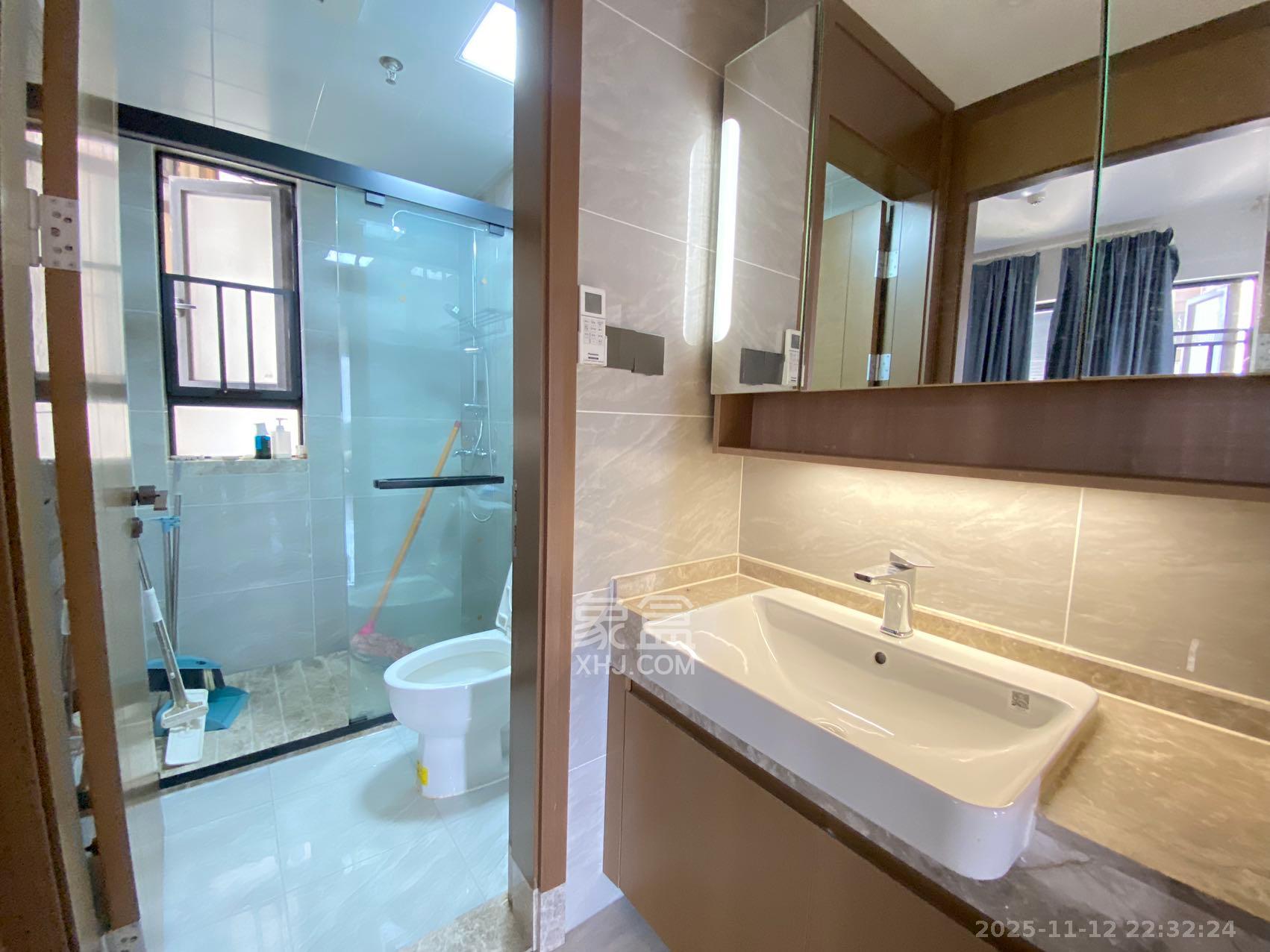 万科魅力之城天阔里 3室2厅2卫 2500.0元/月 万科魅力之城天阔里 3室2厅2卫 2500.0元/月室内图