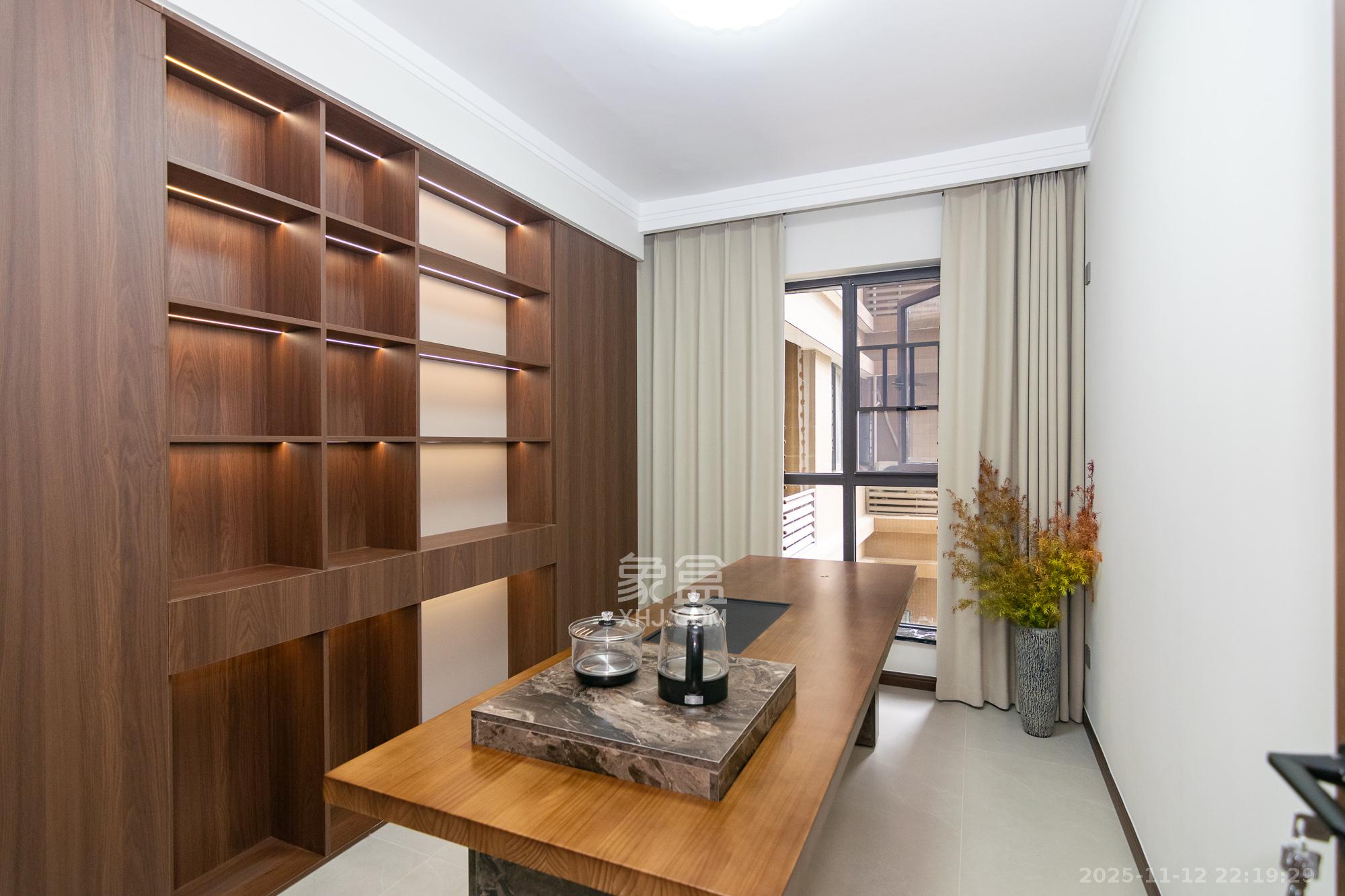 润和长郡（润和紫郡二三期）  5室2厅2卫    129.0万卧室