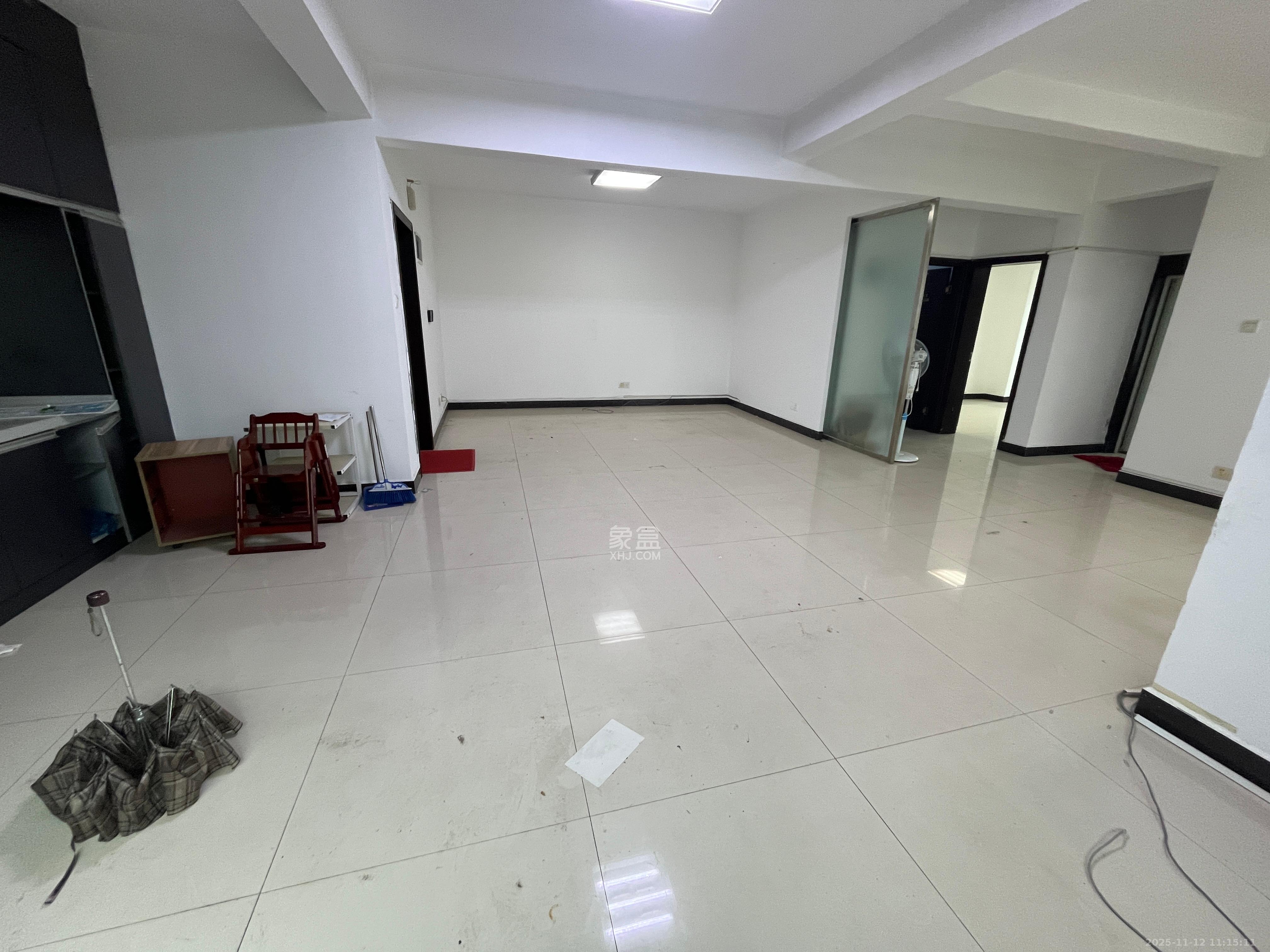 上河国际F座 3室2厅2卫 3200.0元/月 上河国际F座 3室2厅2卫 3200.0元/月室内图