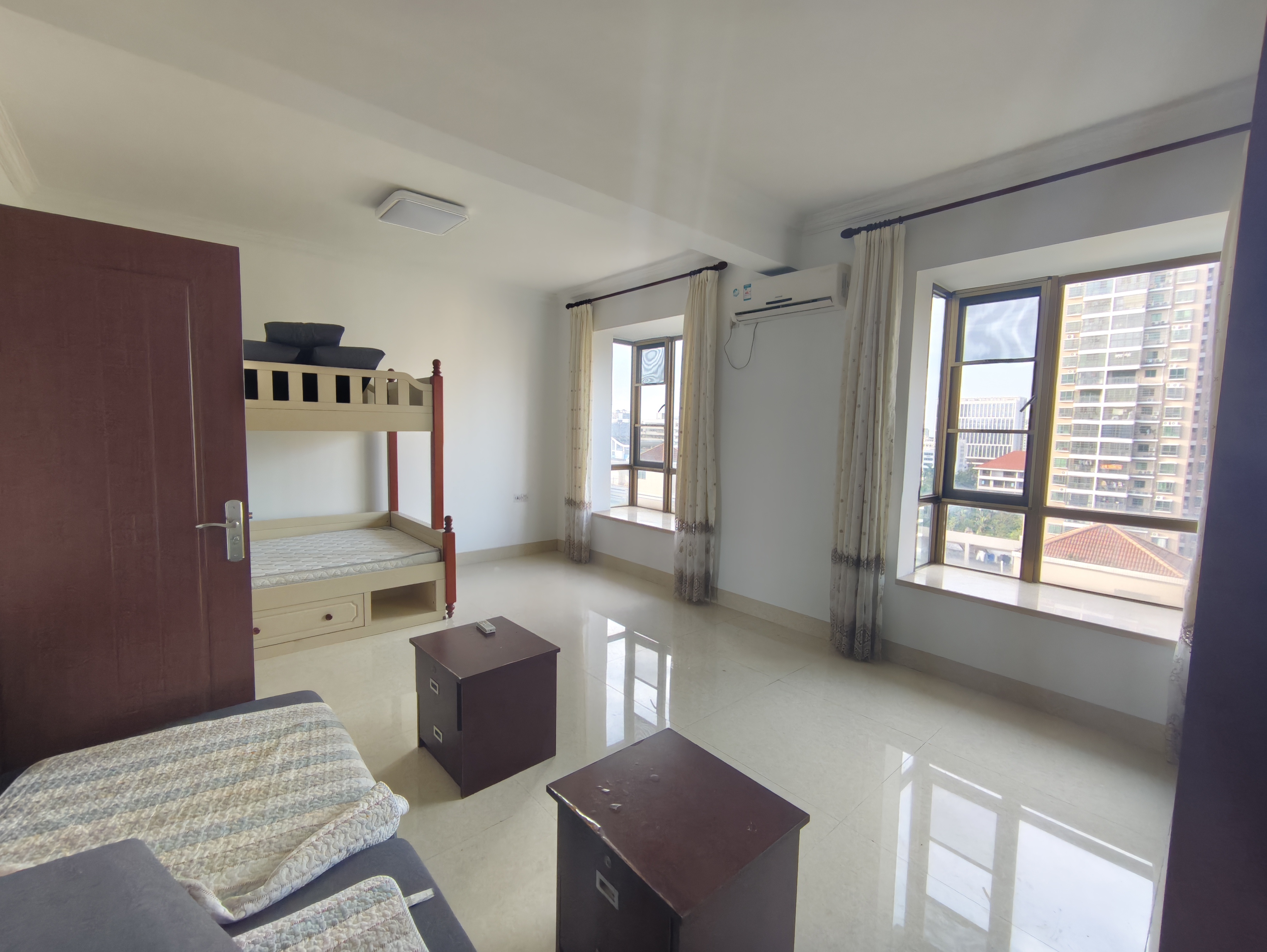 蓝海佳园 4室2厅2卫 3400.0元/月 蓝海佳园 4室2厅2卫 3400.0元/月室内图