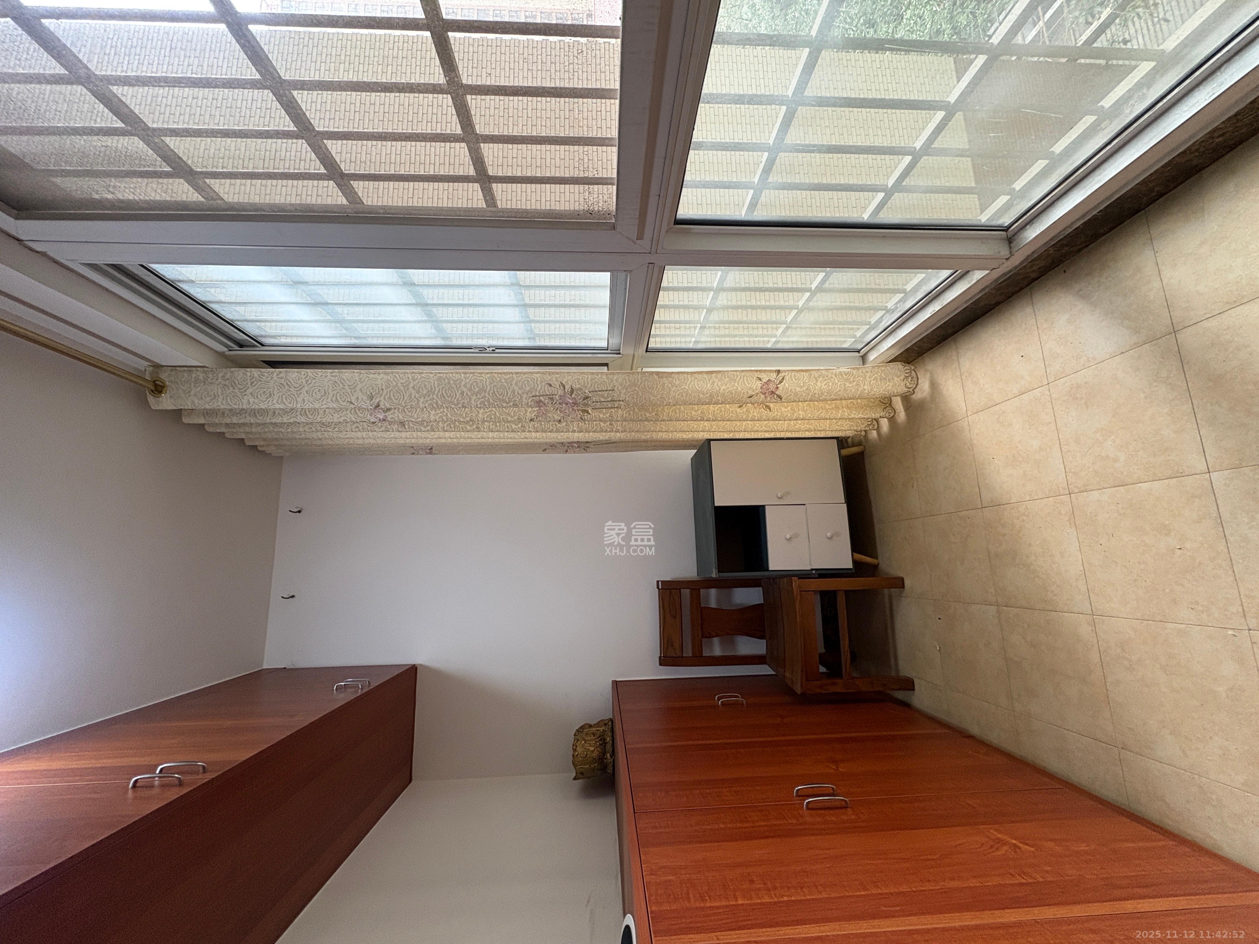 楚天世纪城东苑  4室2厅2卫    2600.0元/月室内图