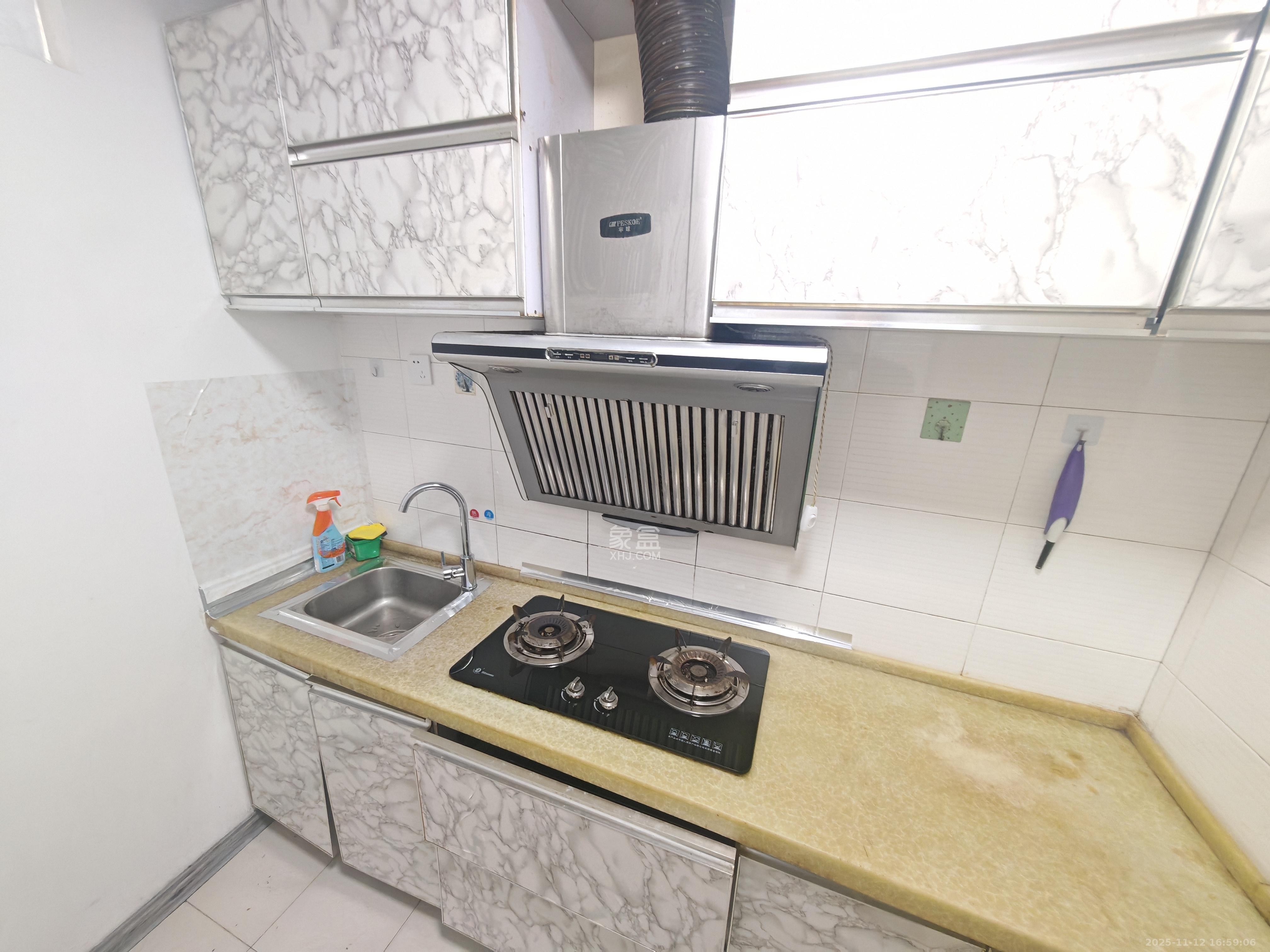 汀兰雅苑  1室1厅1卫    1800.0元/月室内图