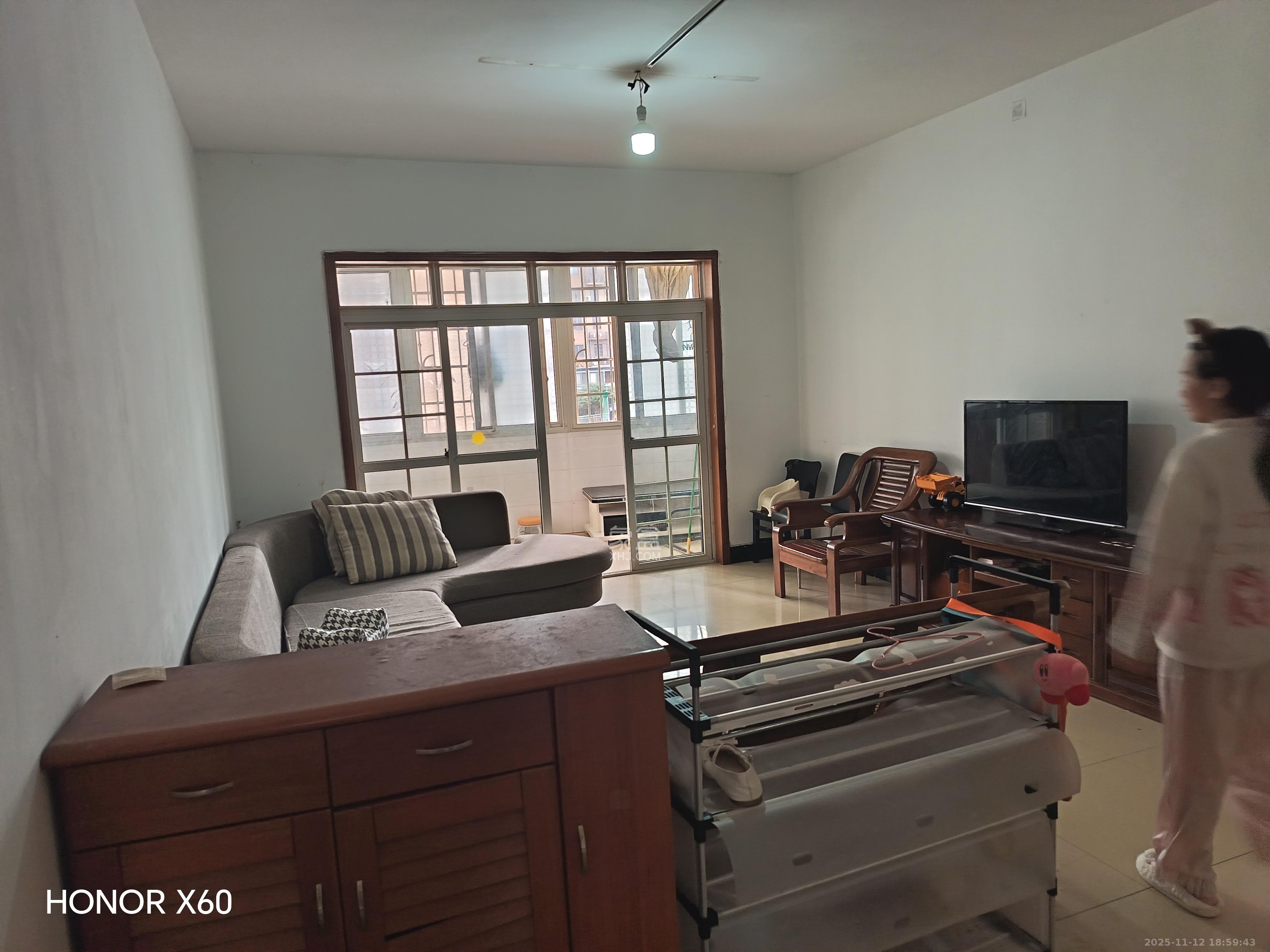 红星农博住宅小区（佳英农博小区）  1室0厅0卫    1500.0元/月