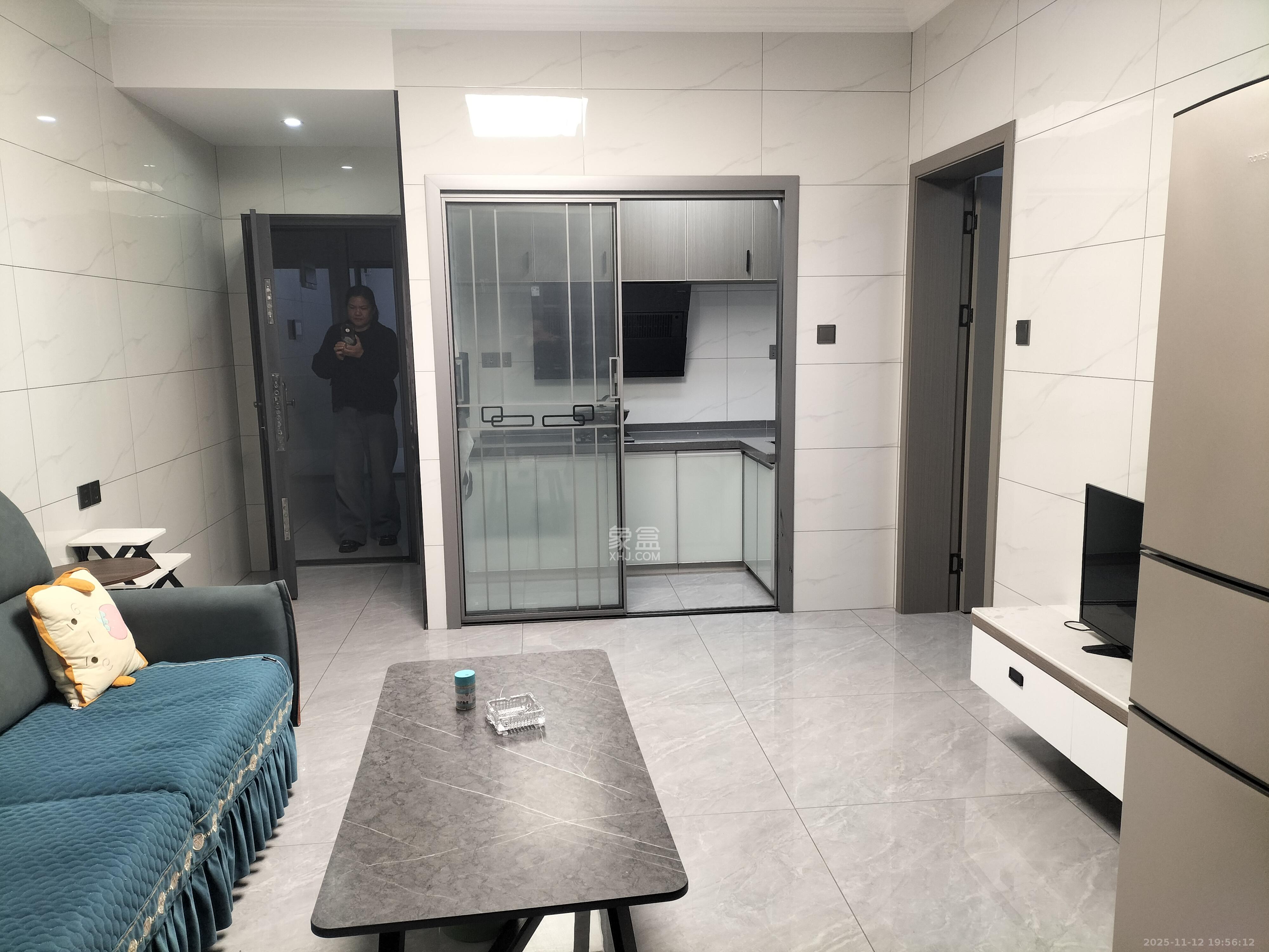 和润园三期  1室1厅1卫    1700.0元/月室内图