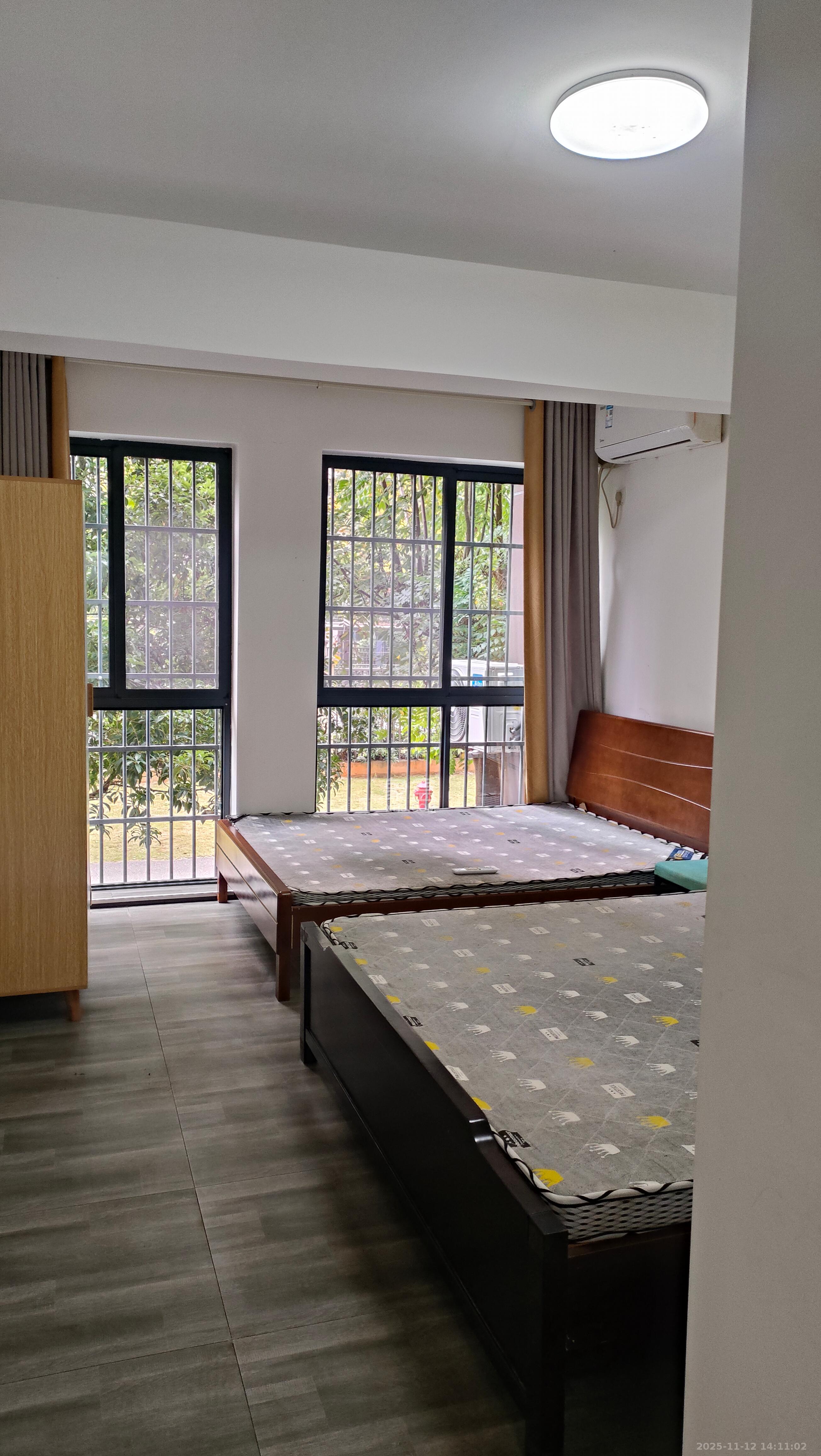 奥凯花园  3室2厅2卫    2500.0元/月室内图