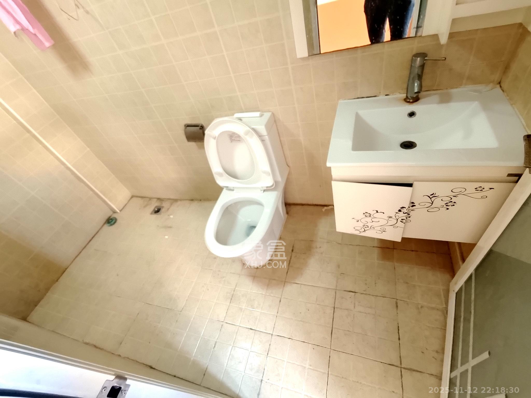 阳光100二期  1室1厅1卫    1600.0元/月室内图