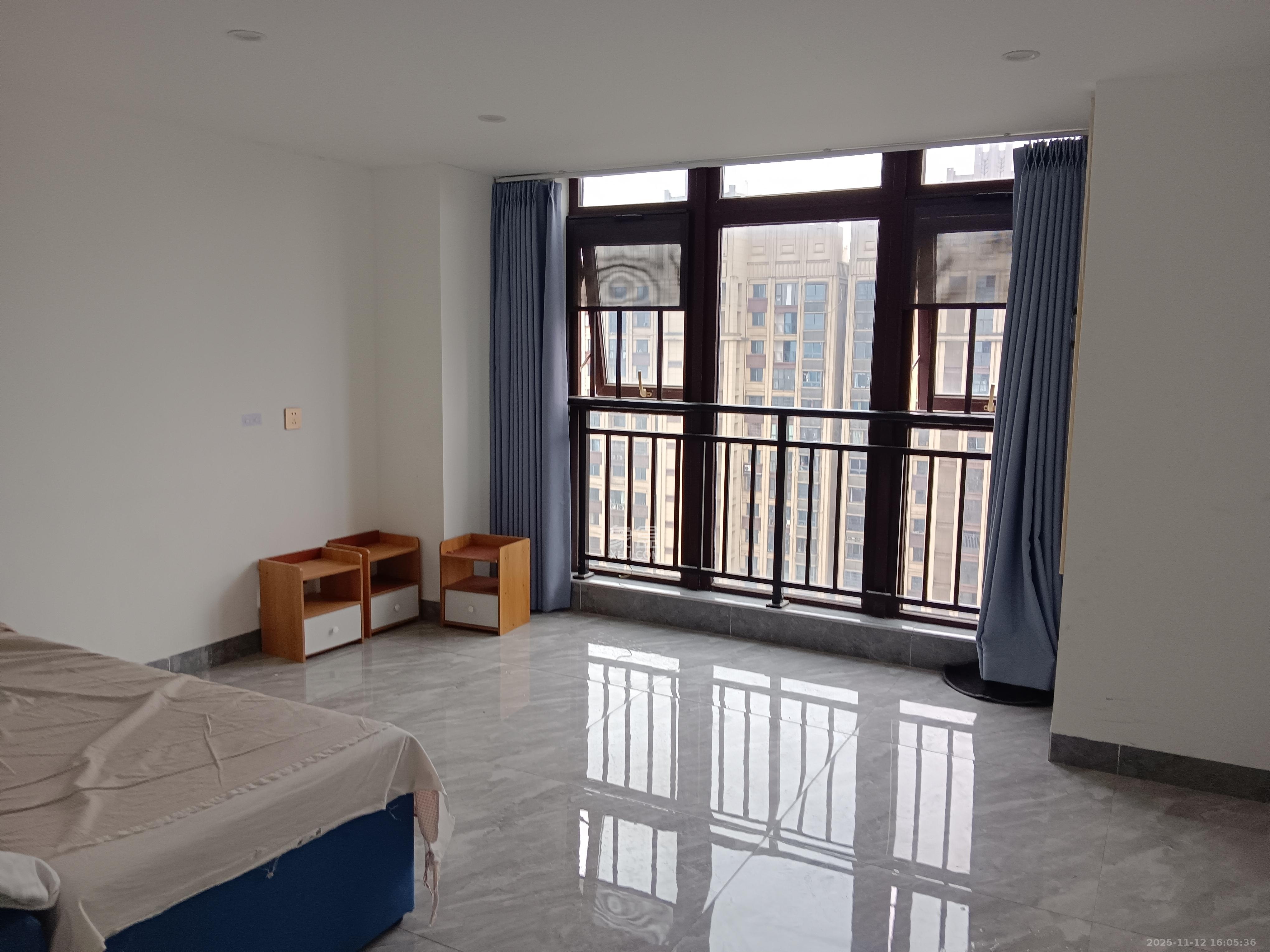 东方美地 4室2厅1卫 3500.0元/月 东方美地 4室2厅1卫 3500.0元/月室内图