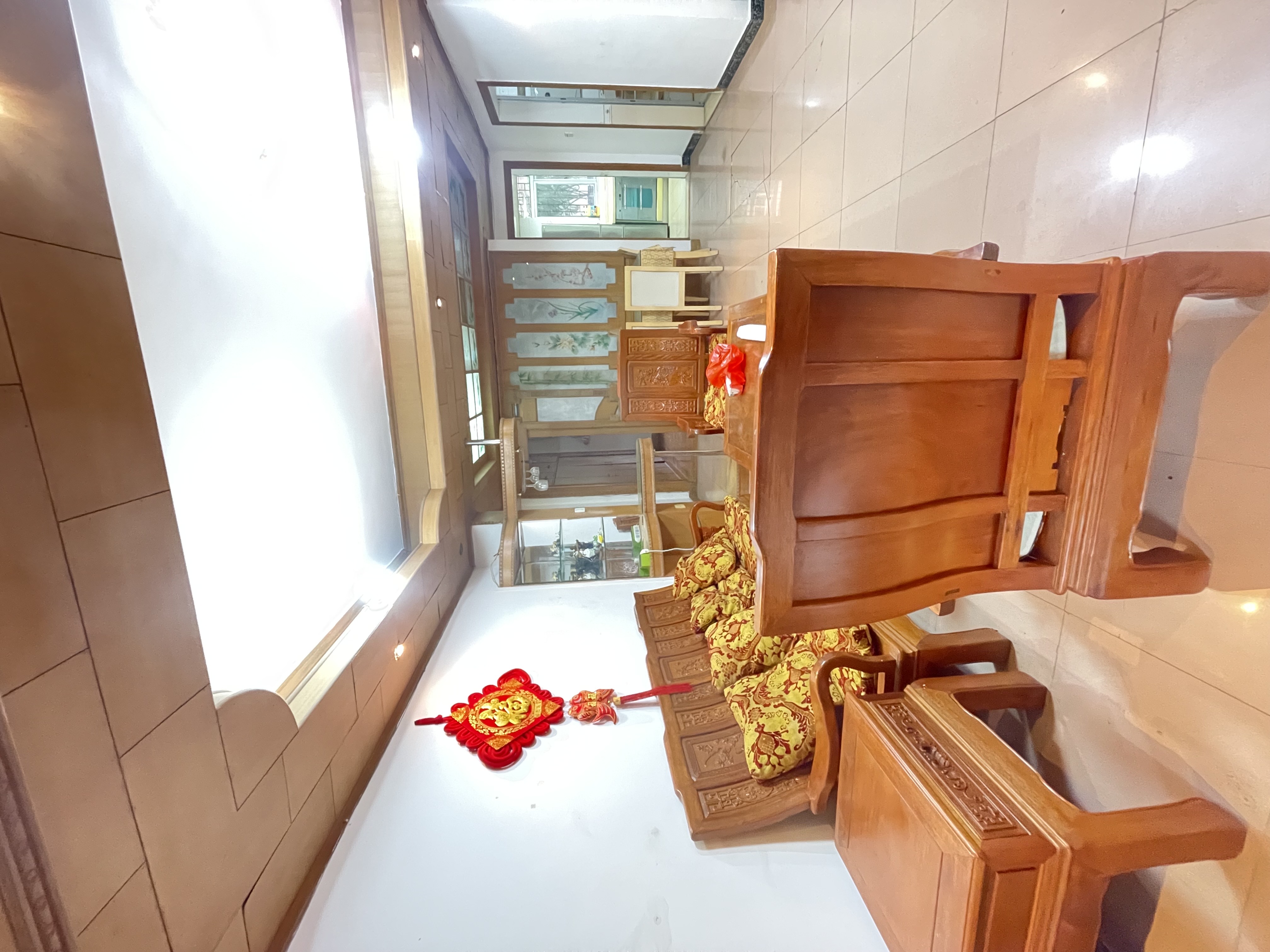 侨诚花园  3室2厅2卫    2500.0元/月室内图