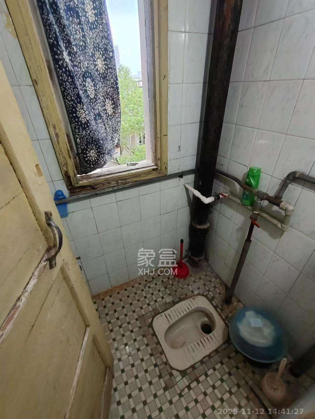 人民新村  1室2厅2卫    1600.0元/月室内图