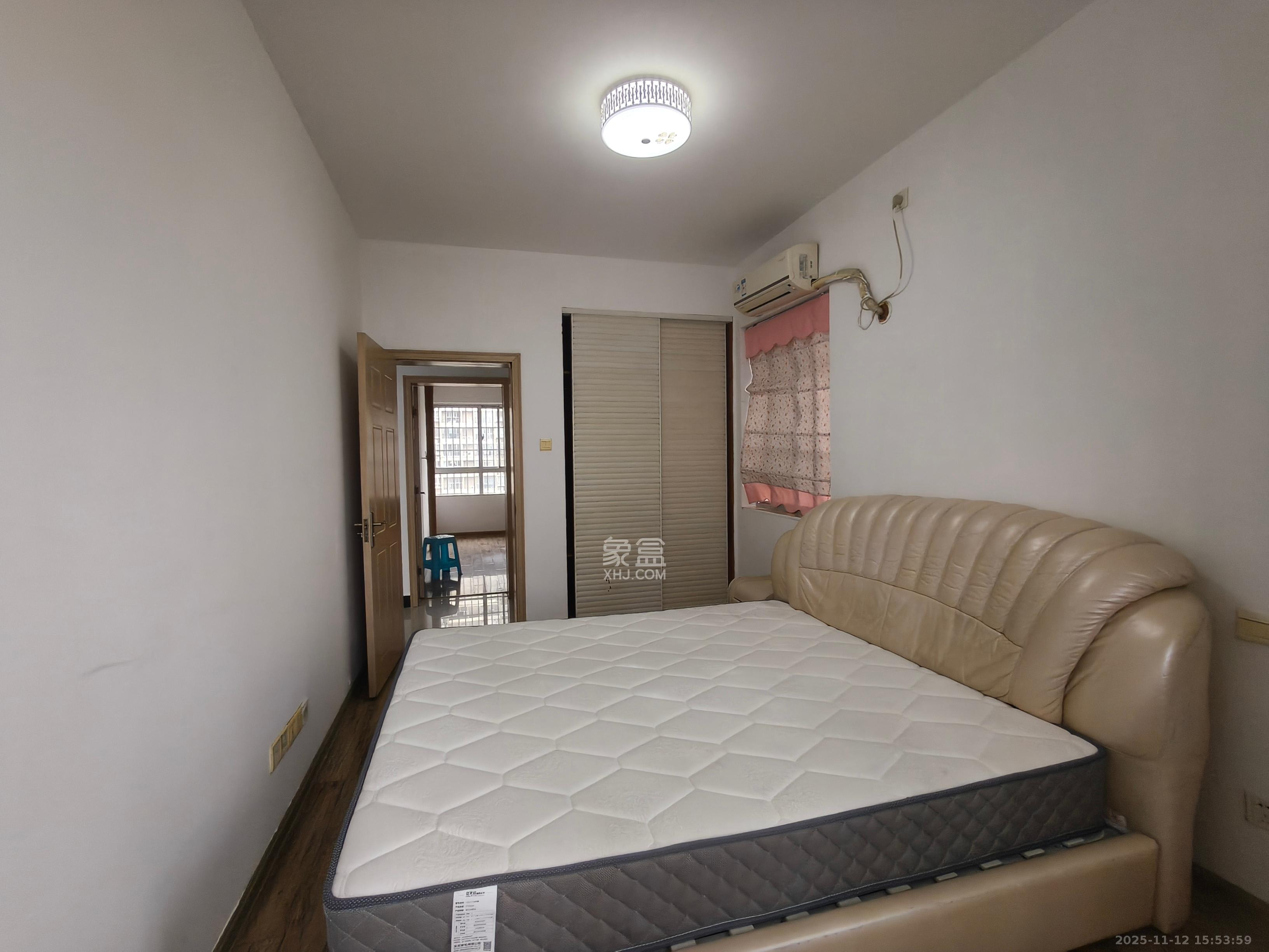 上河国际B座  1室2厅2卫    2200.0元/月室内图