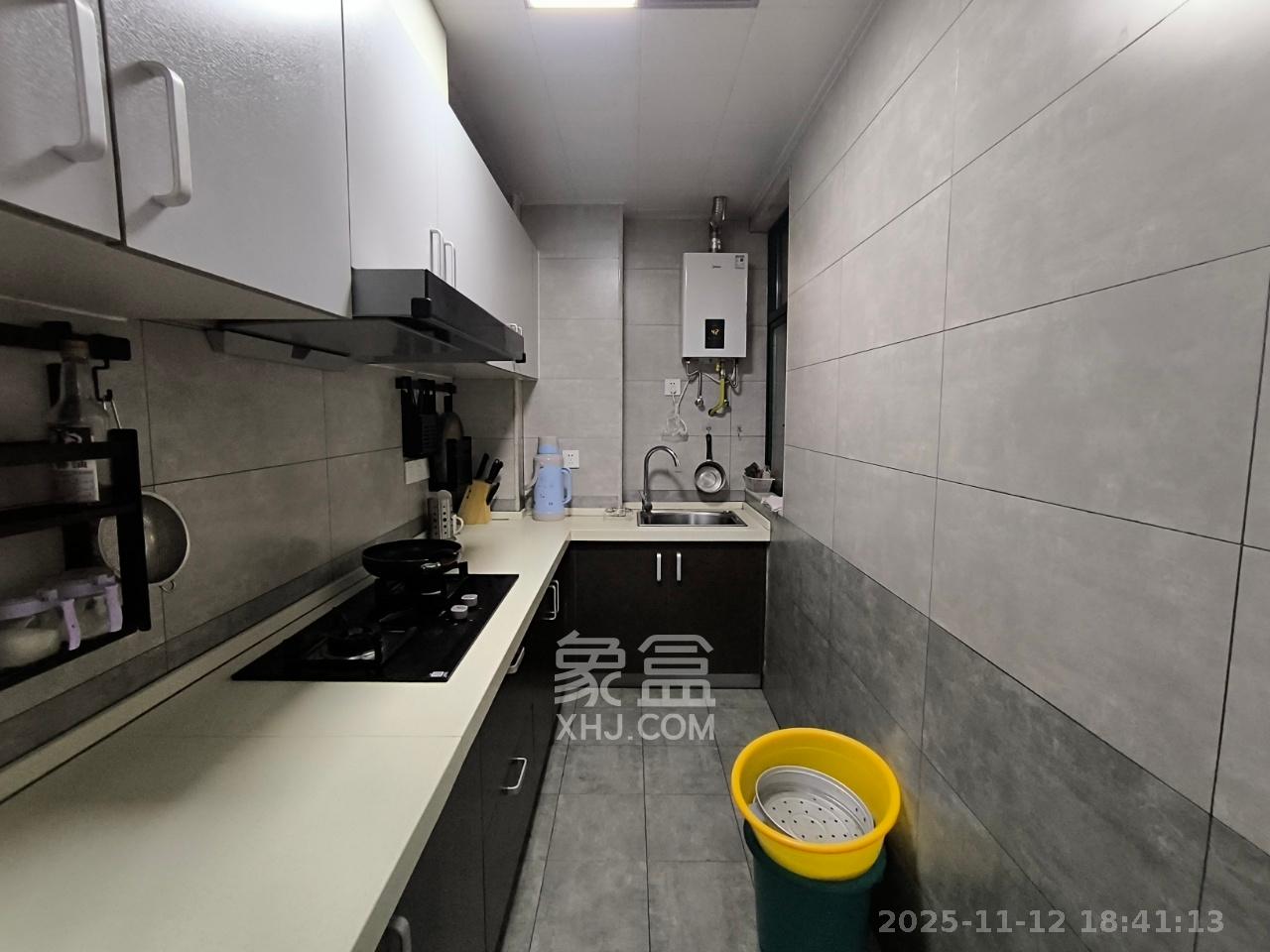 洋湖时代  3室2厅1卫    2100.0元/月室内图