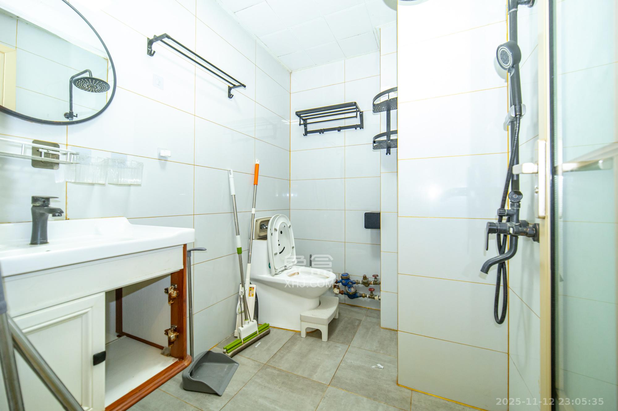 明城公寓  1室1厅1卫    21.8万卫生间