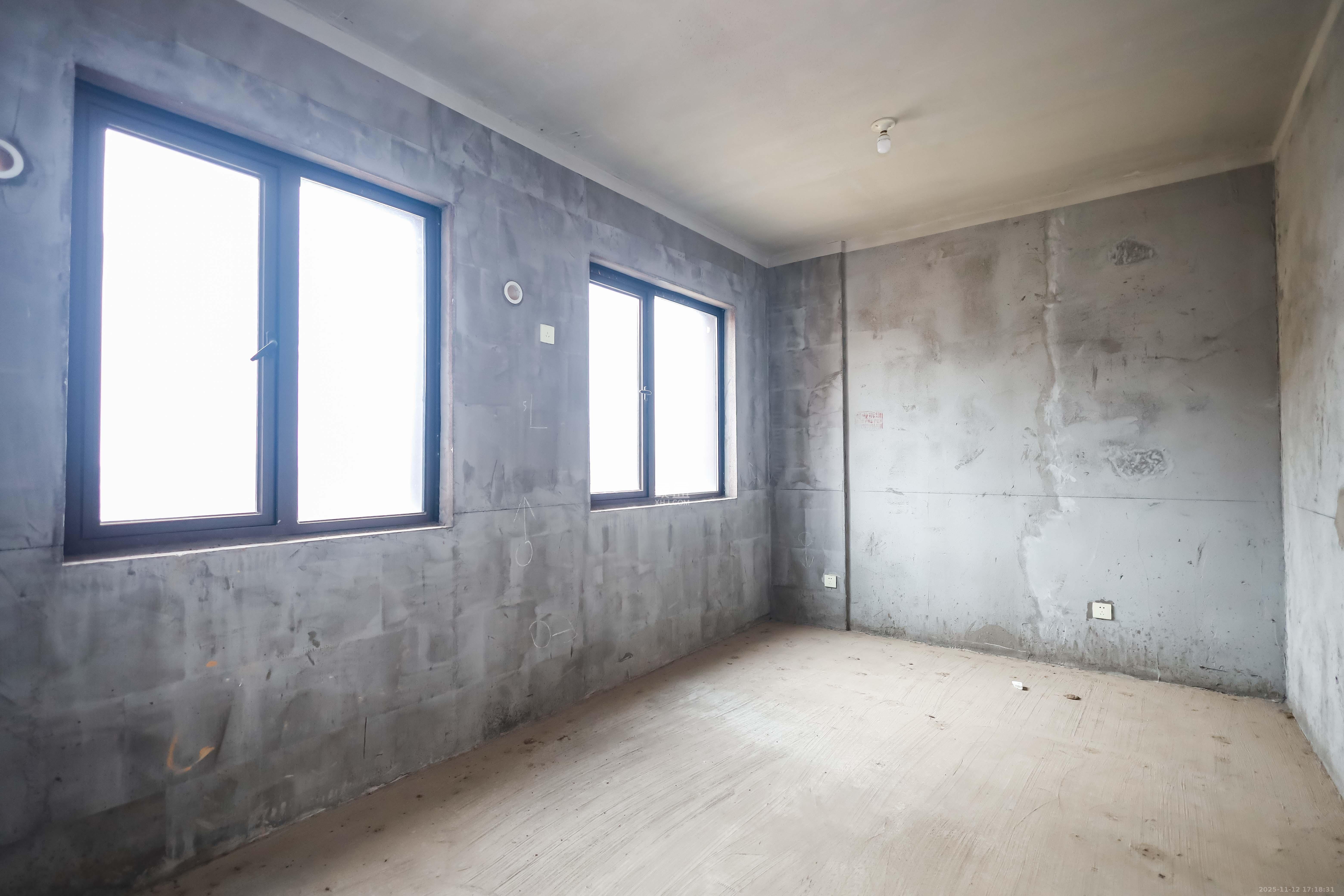 奥克斯缔壹城  4室2厅2卫    94.8万卧室