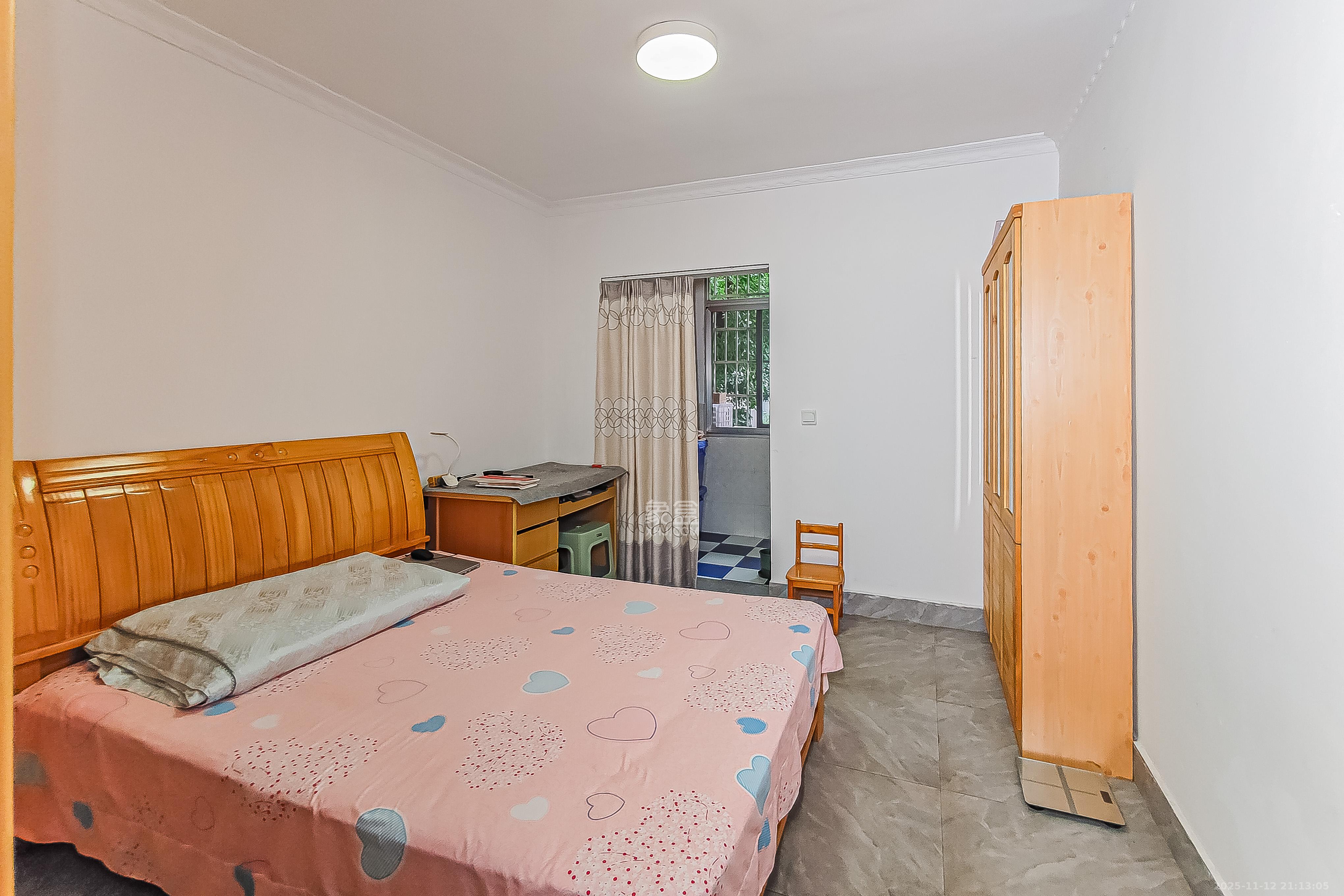 金地社区  2室1厅1卫    43.8万卧室