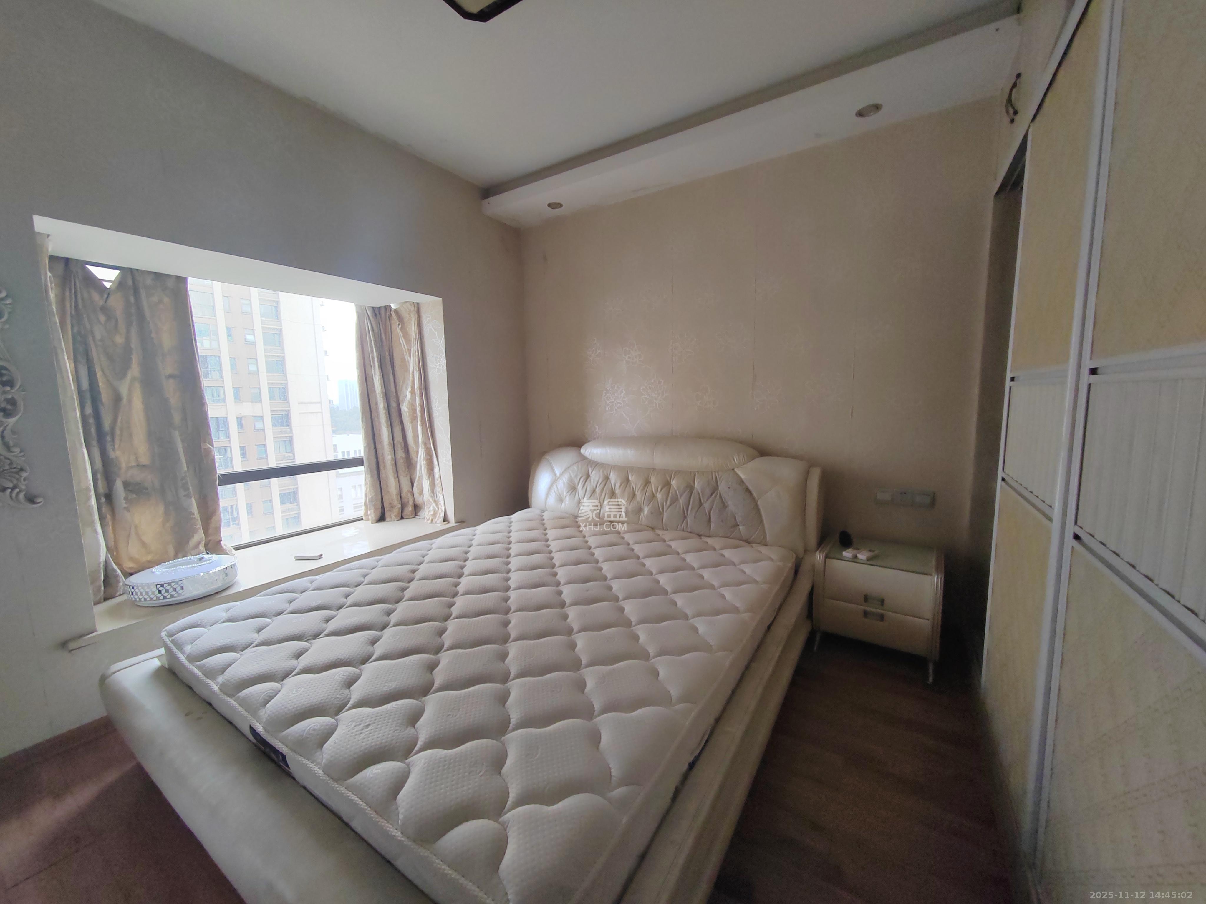 旭辉藏郡（藏郡、旭湘华府)  3室2厅1卫    2300.0元/月室内图