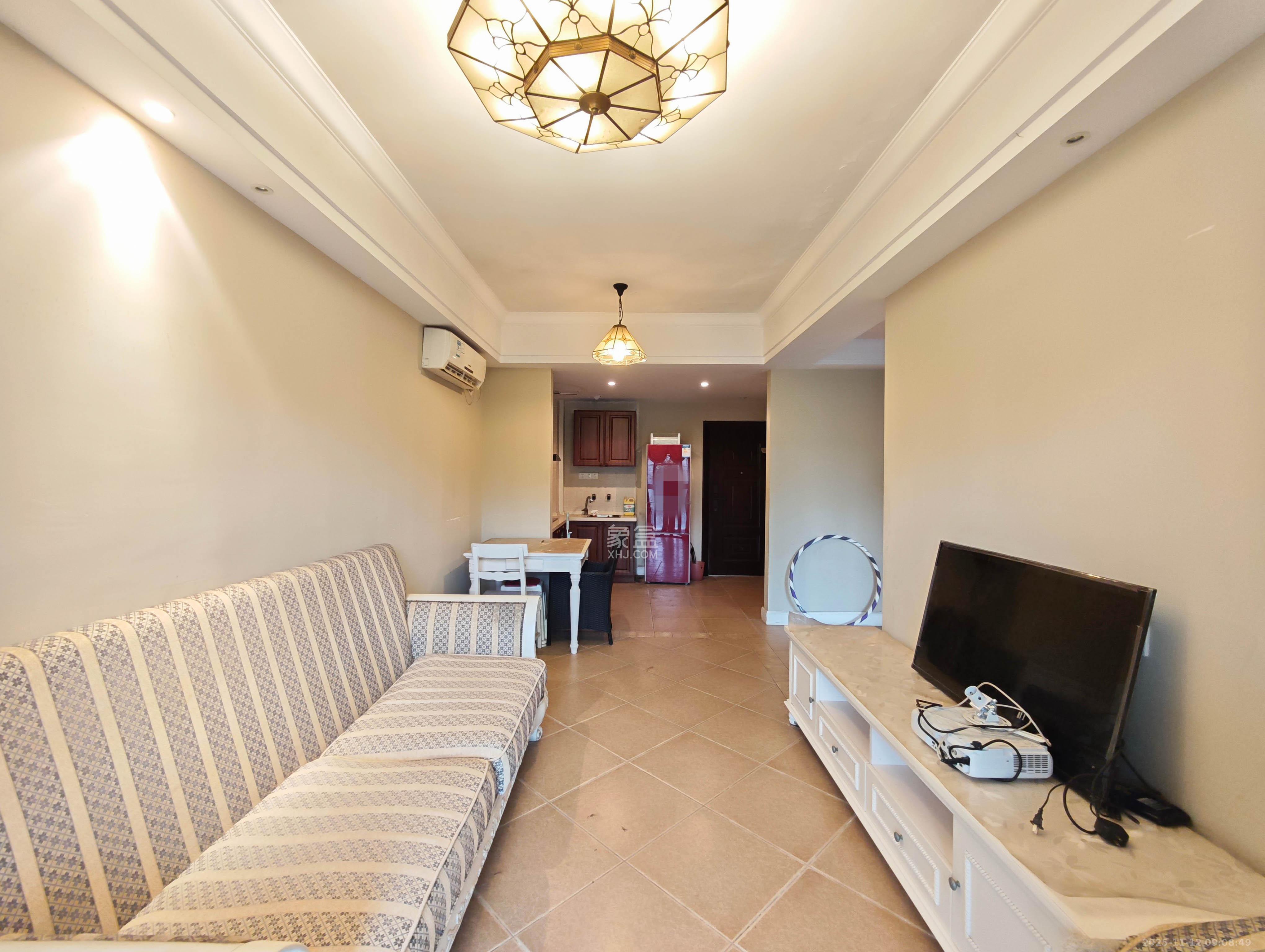 保利城（中航城国际社区、郡原美村）  1室1厅1卫    40.0万客厅