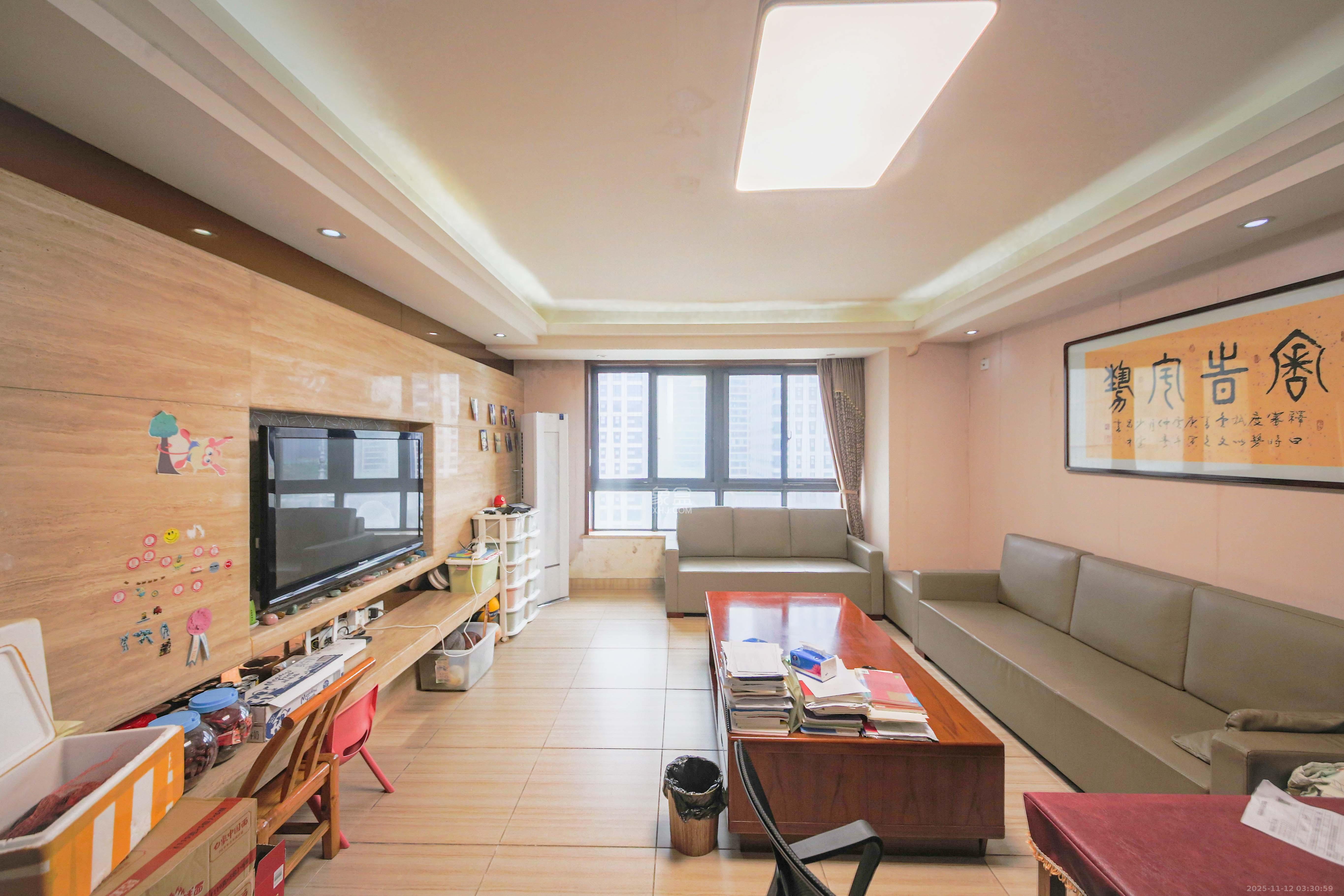 上庭苑  2室2厅2卫    92.0万客厅