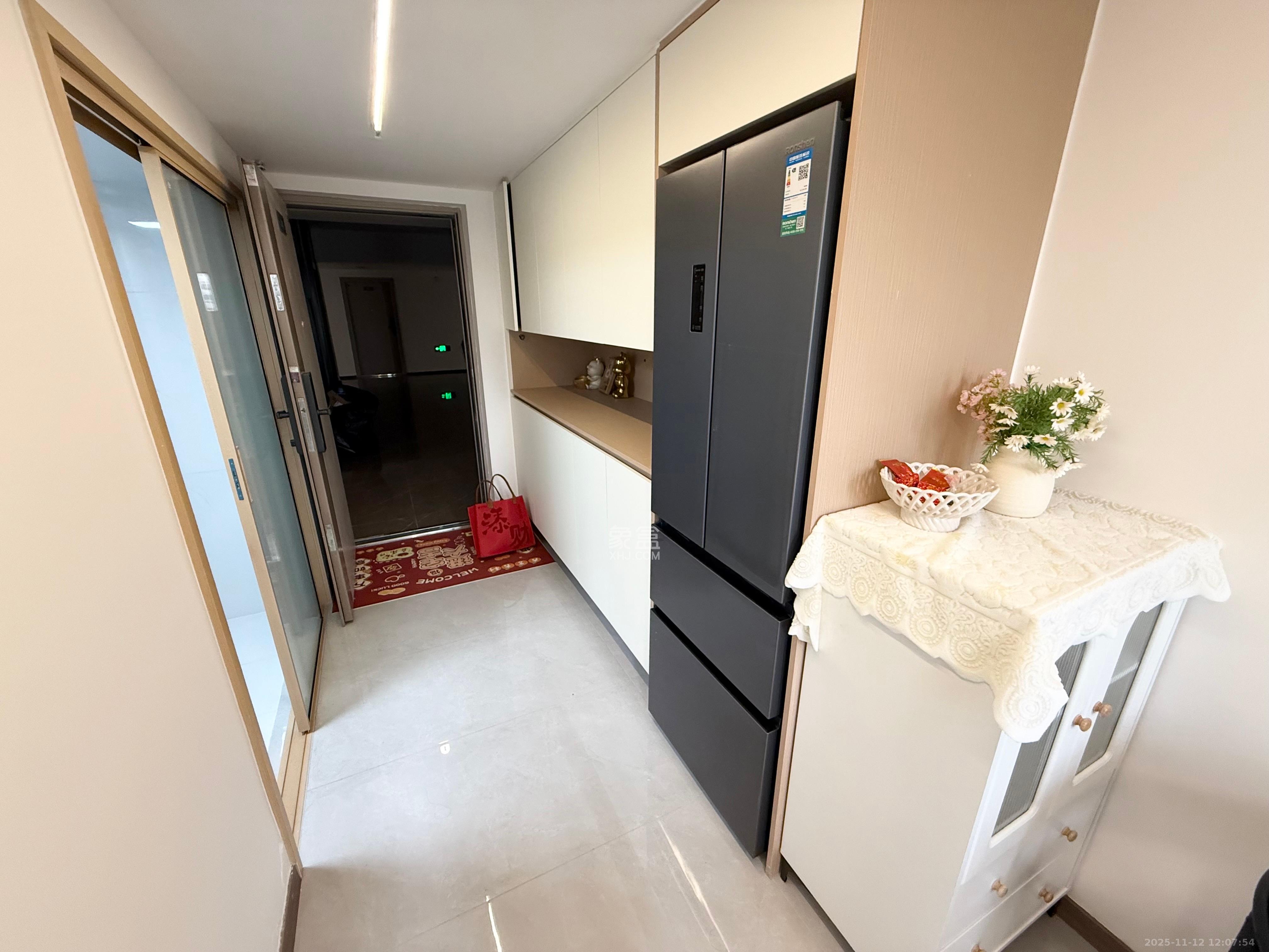 力高凤凰新天 1室1厅1卫 2400.0元/月 力高凤凰新天 1室1厅1卫 2400.0元/月室内图