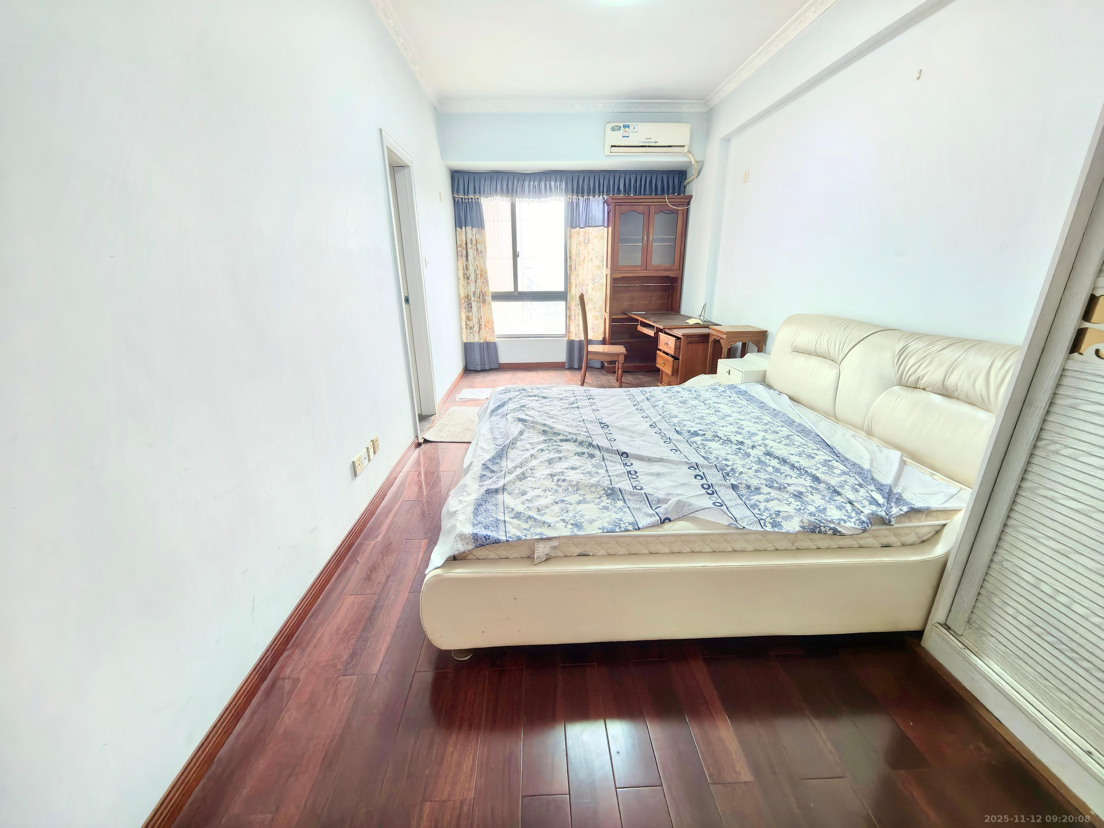 黑金时代广场 4室2厅3卫 2300.0元/月 黑金时代广场 4室2厅3卫 2300.0元/月室内图