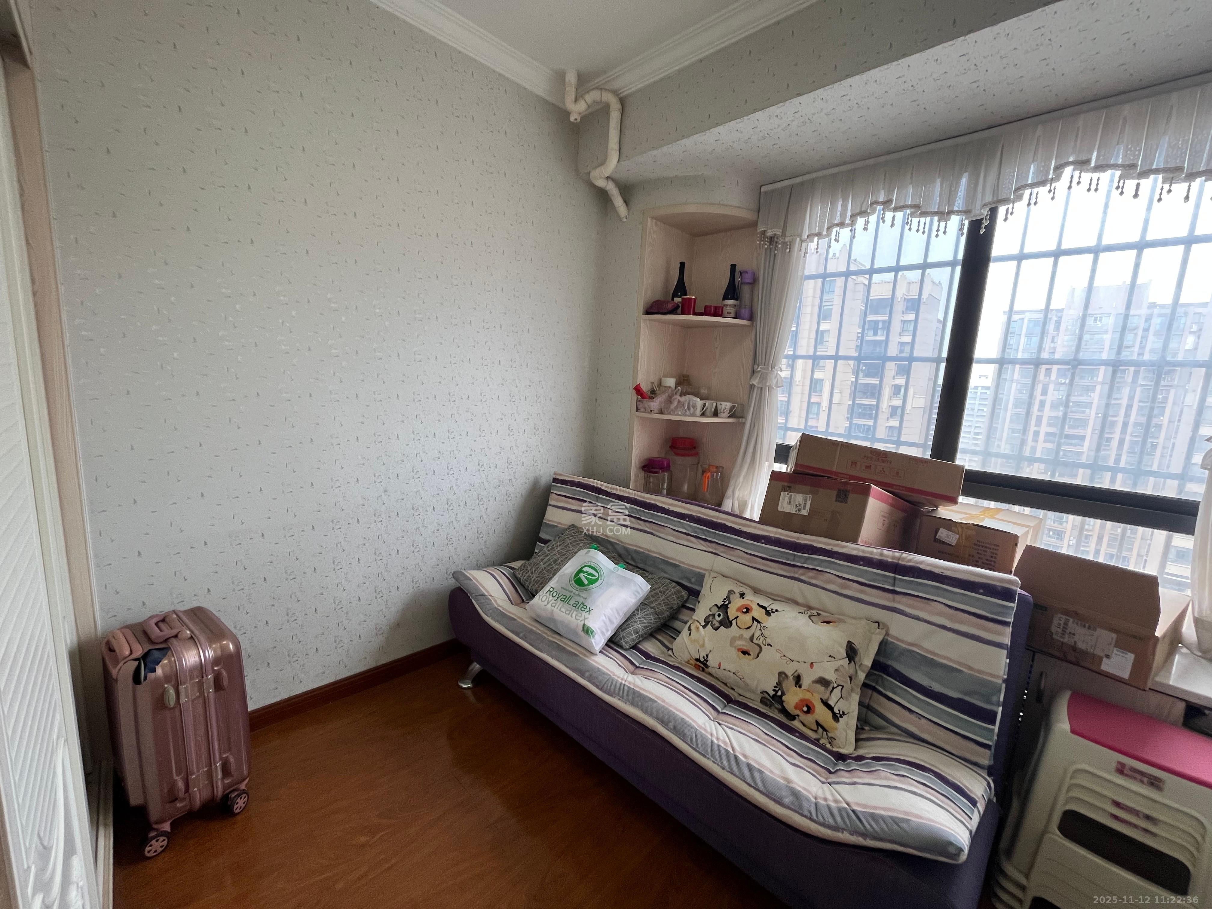 印山蓝色海岸  3室2厅2卫    2300.0元/月室内图