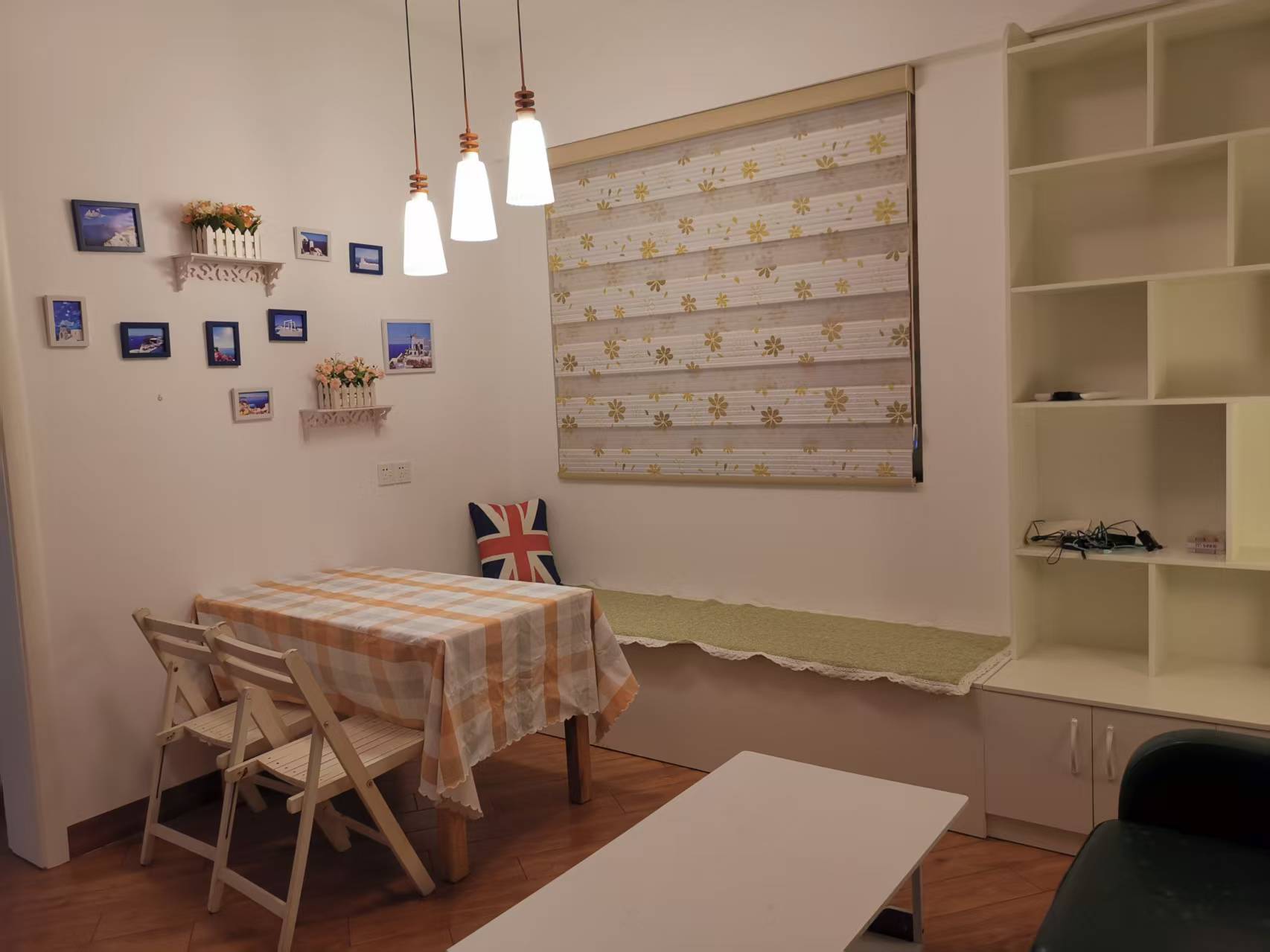 夏瑶花苑 1室1厅1卫 1900.0元/月 夏瑶花苑 1室1厅1卫 1900.0元/月室内图