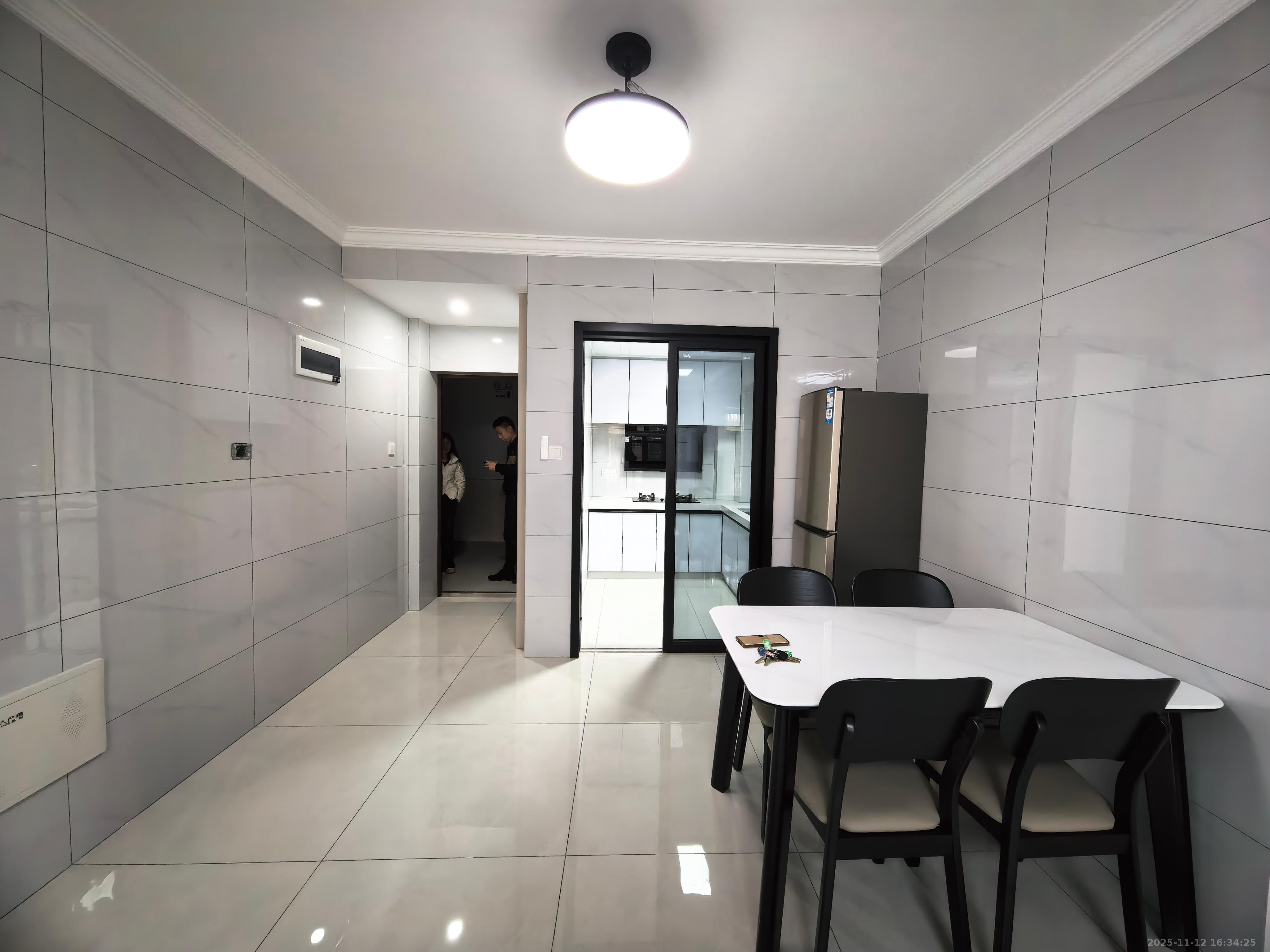 和润园三期  2室1厅1卫    2200.0元/月室内图