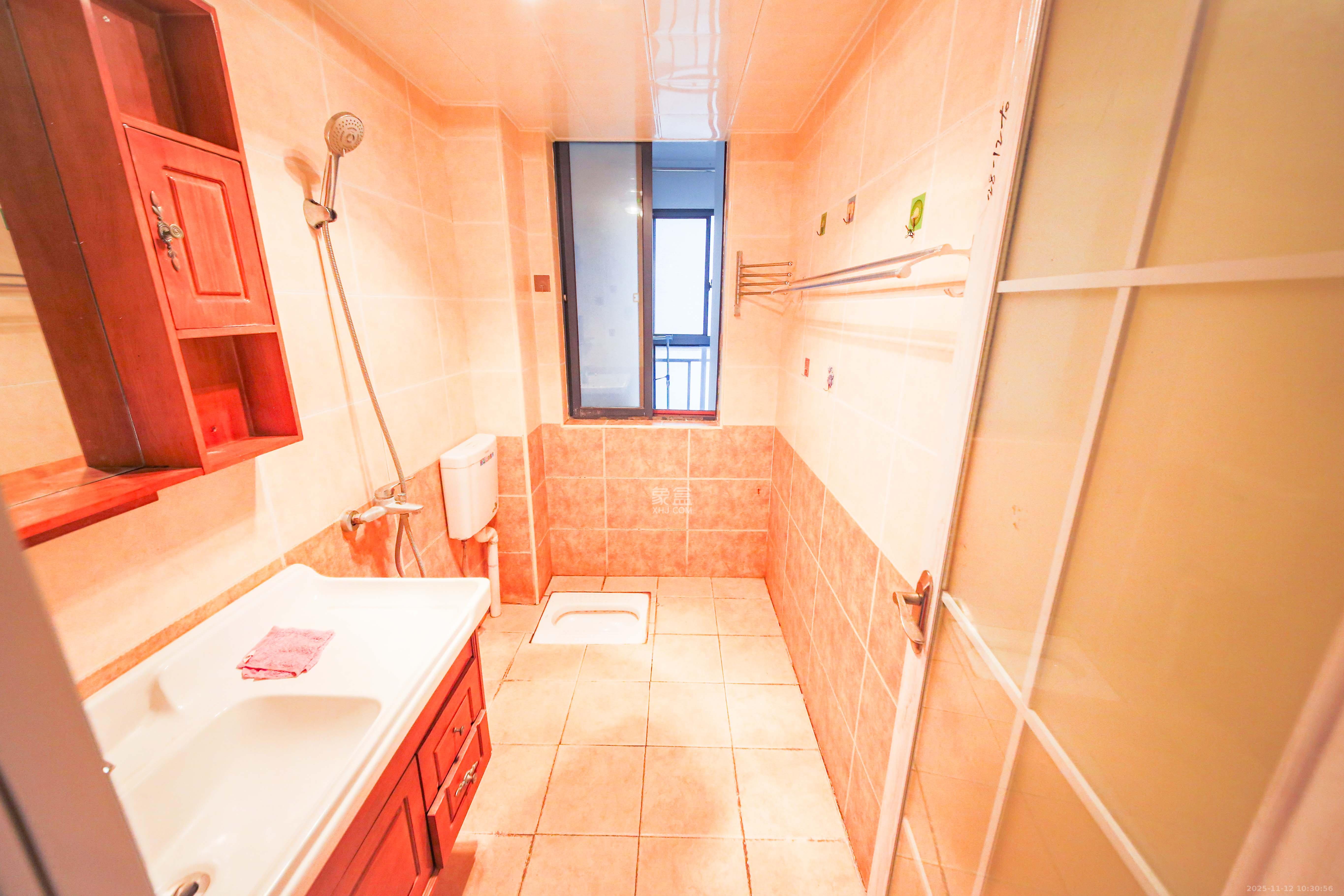 钱隆学府一、二期 3室2厅1卫 78.0万 钱隆学府一、二期 3室2厅1卫 78.0万卫生间