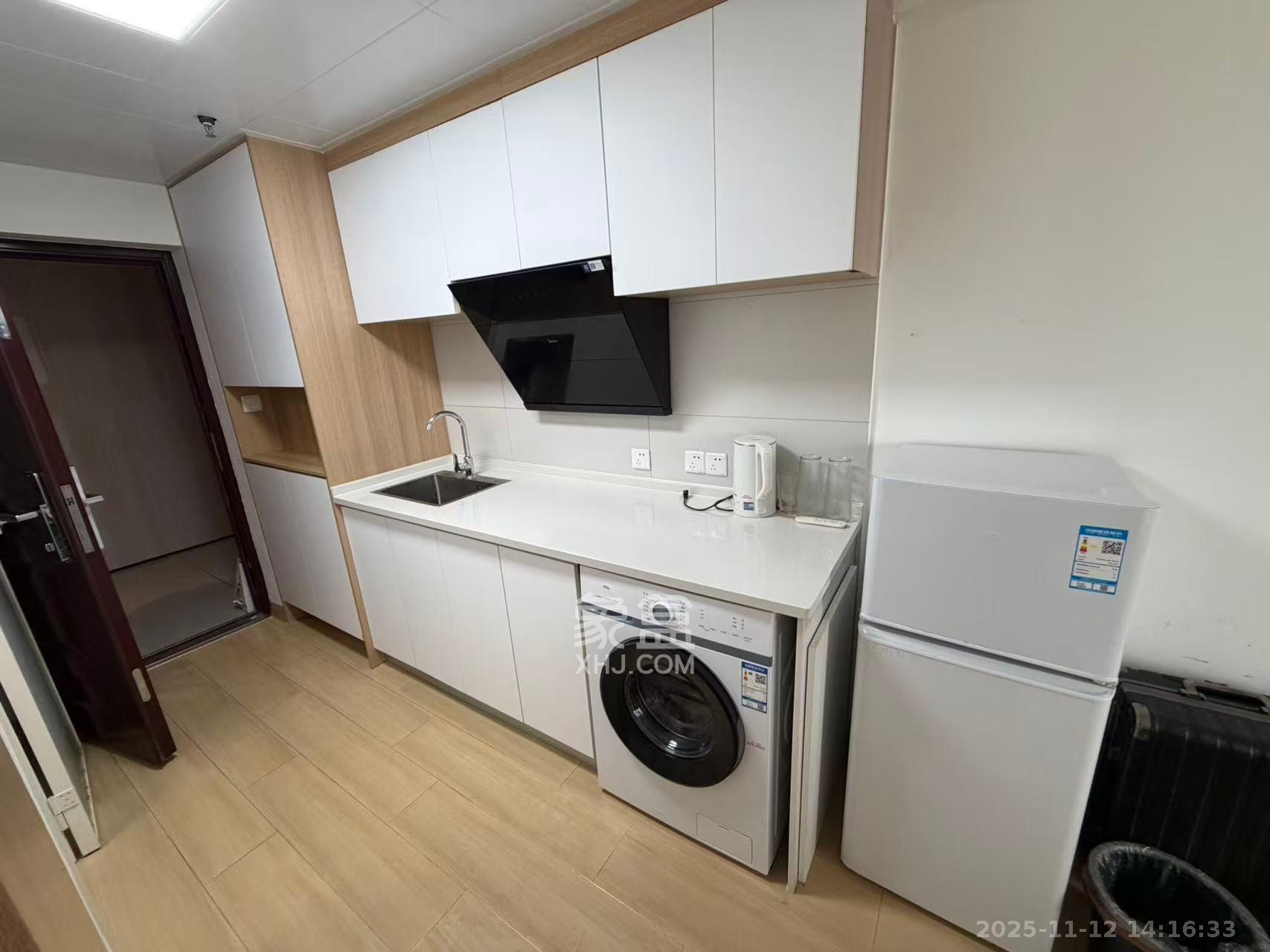 保利天禧EF区  1室1厅1卫    1500.0元/月室内图