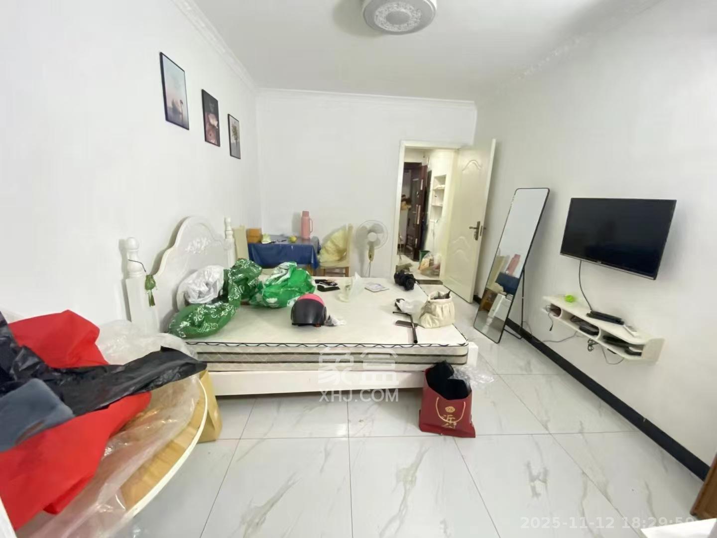 茅亭子  1室0厅1卫    1600.0元/月