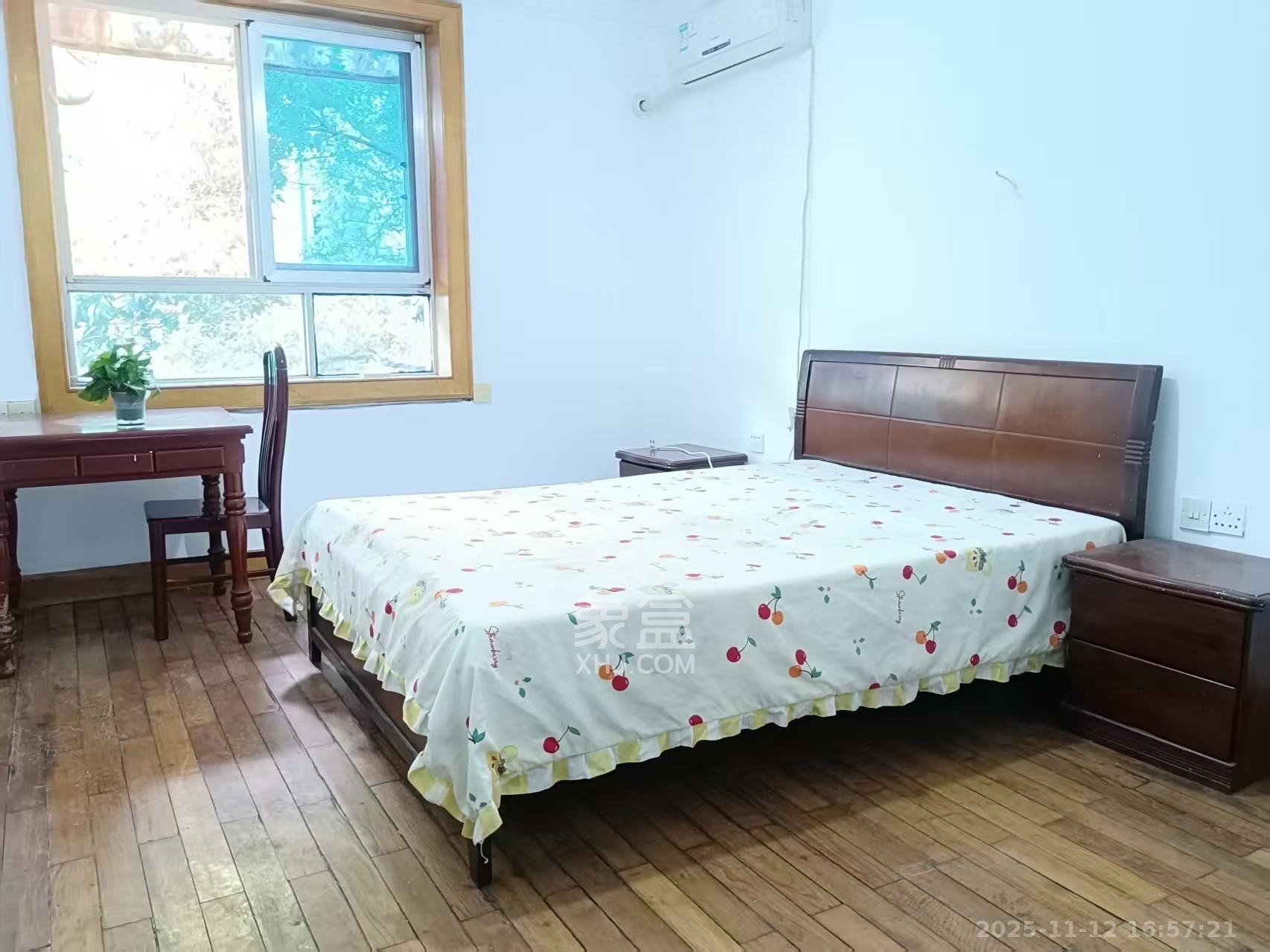 国庆新村  1室1厅1卫    1600.0元/月室内图