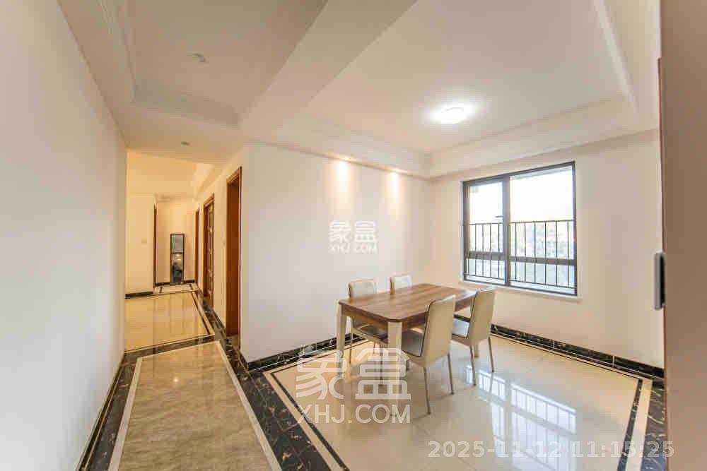 中海国际二期 3室2厅2卫 2100.0元/月 中海国际二期 3室2厅2卫 2100.0元/月室内图