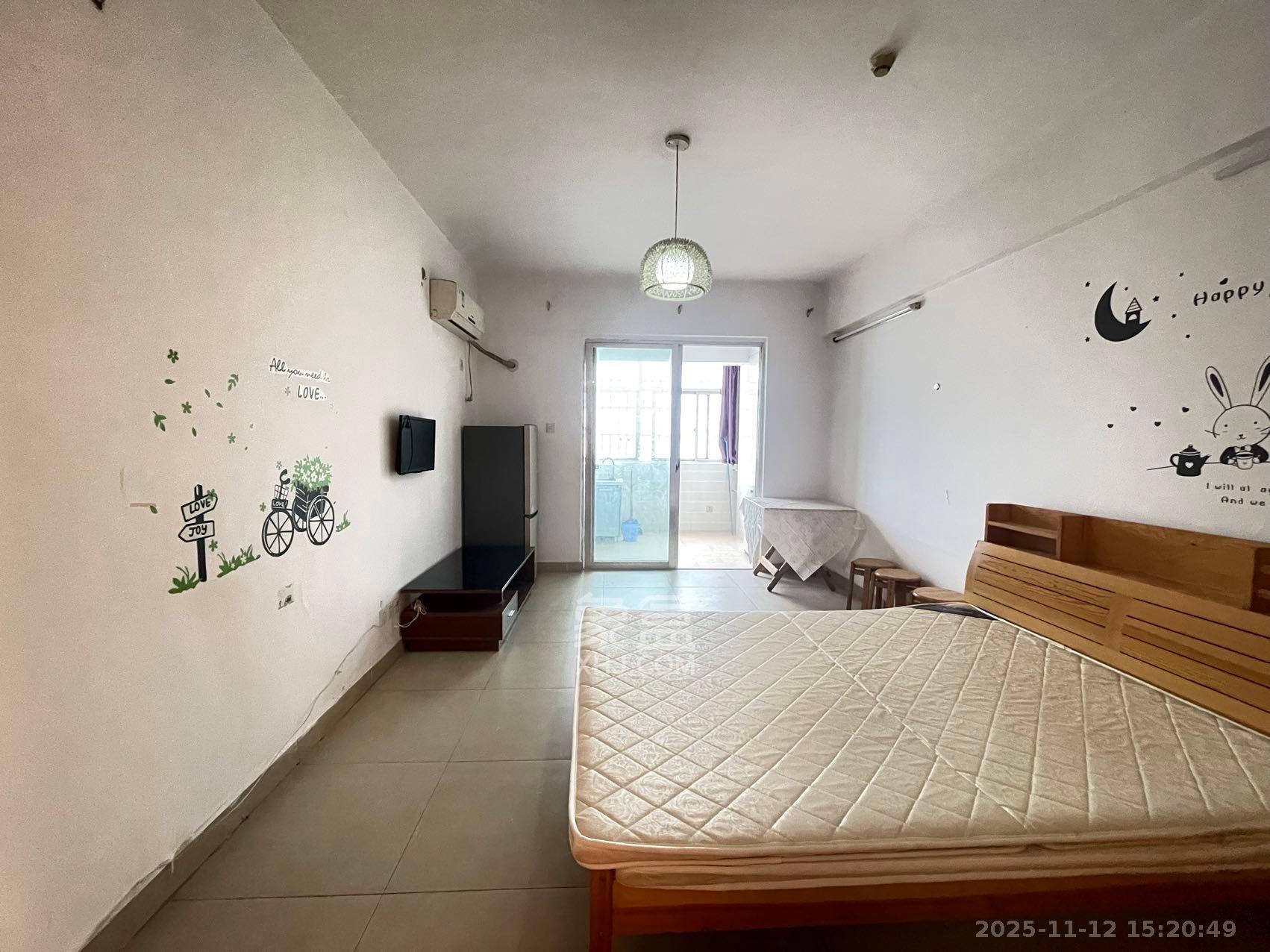 观湖公寓  1室1厅1卫    1600.0元/月室内图