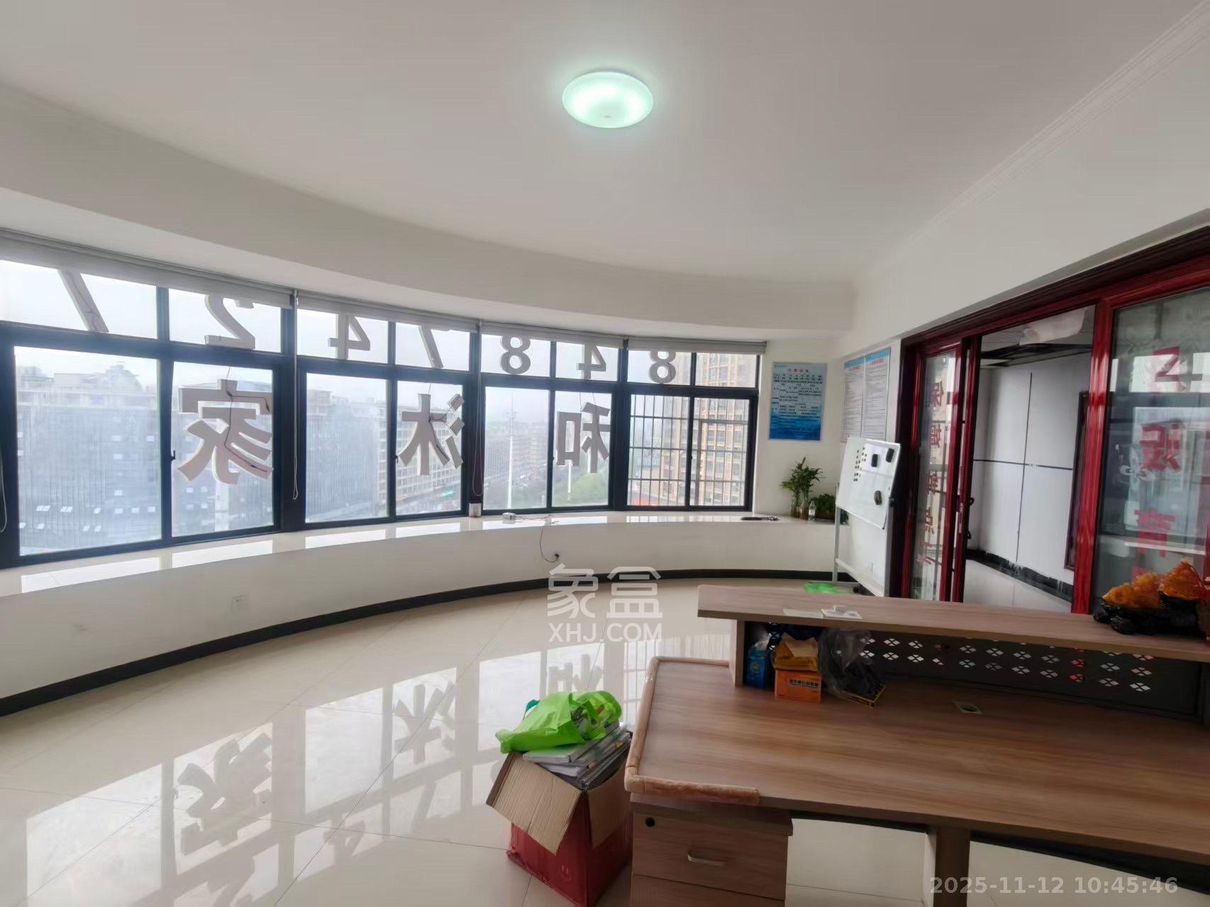 红树湾  3室2厅1卫    2200.0元/月室内图