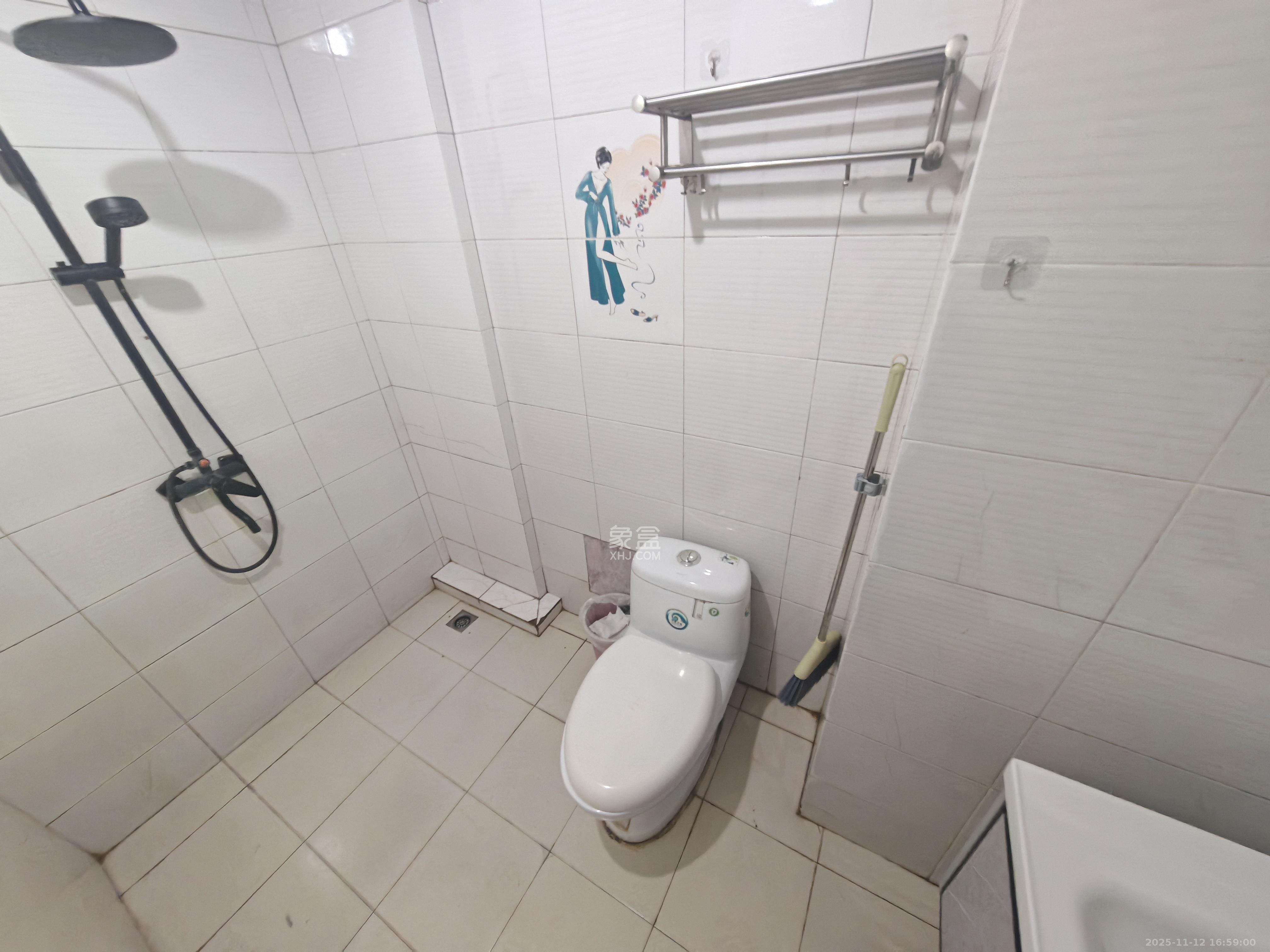 汀兰雅苑  1室1厅1卫    1800.0元/月室内图