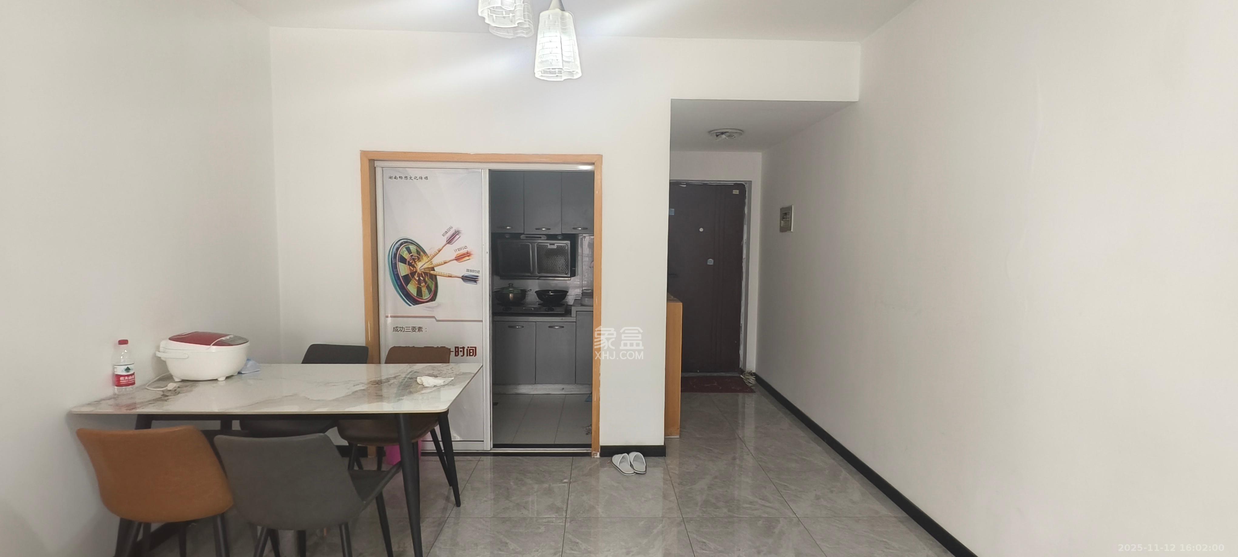 新芙蓉之都 2室2厅1卫 2300.0元/月 新芙蓉之都 2室2厅1卫 2300.0元/月室内图