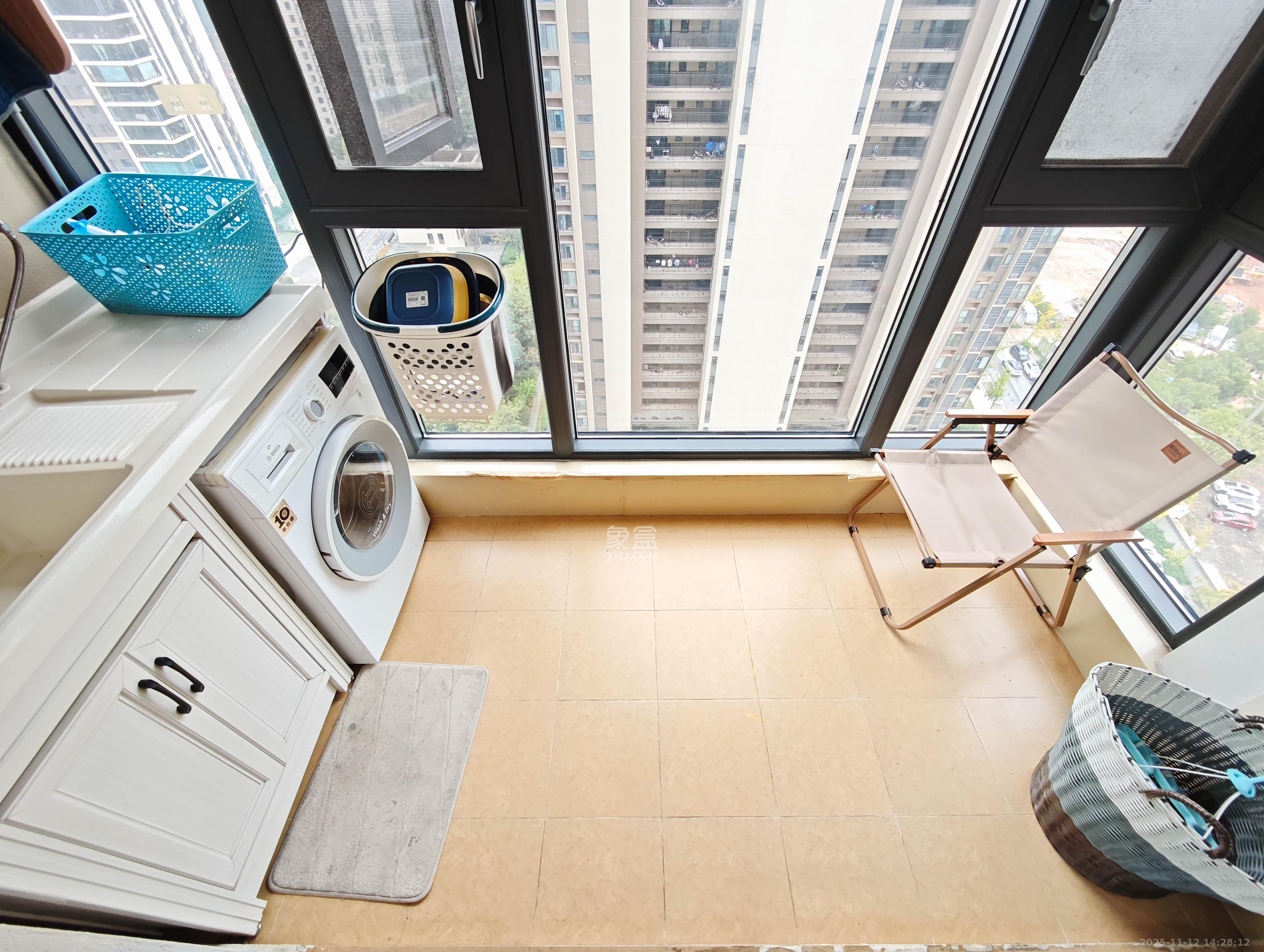 万科魅力之城 3室2厅2卫 95.0万 万科魅力之城 3室2厅2卫 95.0万阳台