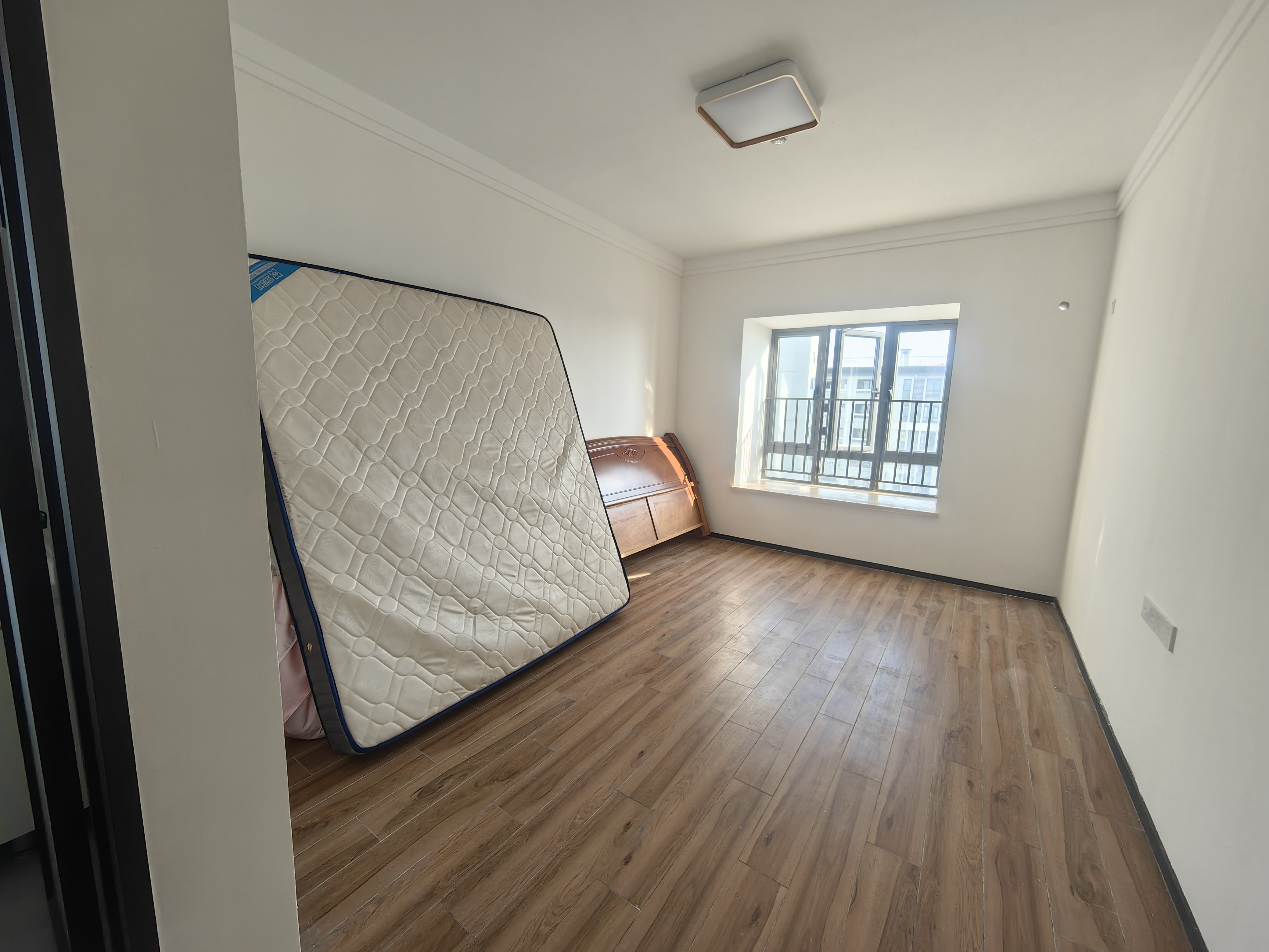 海府大院（海府路41号）  3室2厅2卫    3200.0元/月室内图