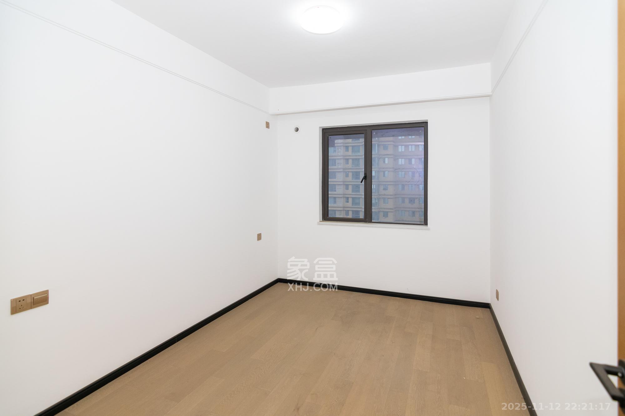 润和美郡(润和紫郡五期) 5室2厅2卫 108.0万 润和美郡(润和紫郡五期) 5室2厅2卫 108.0万卧室