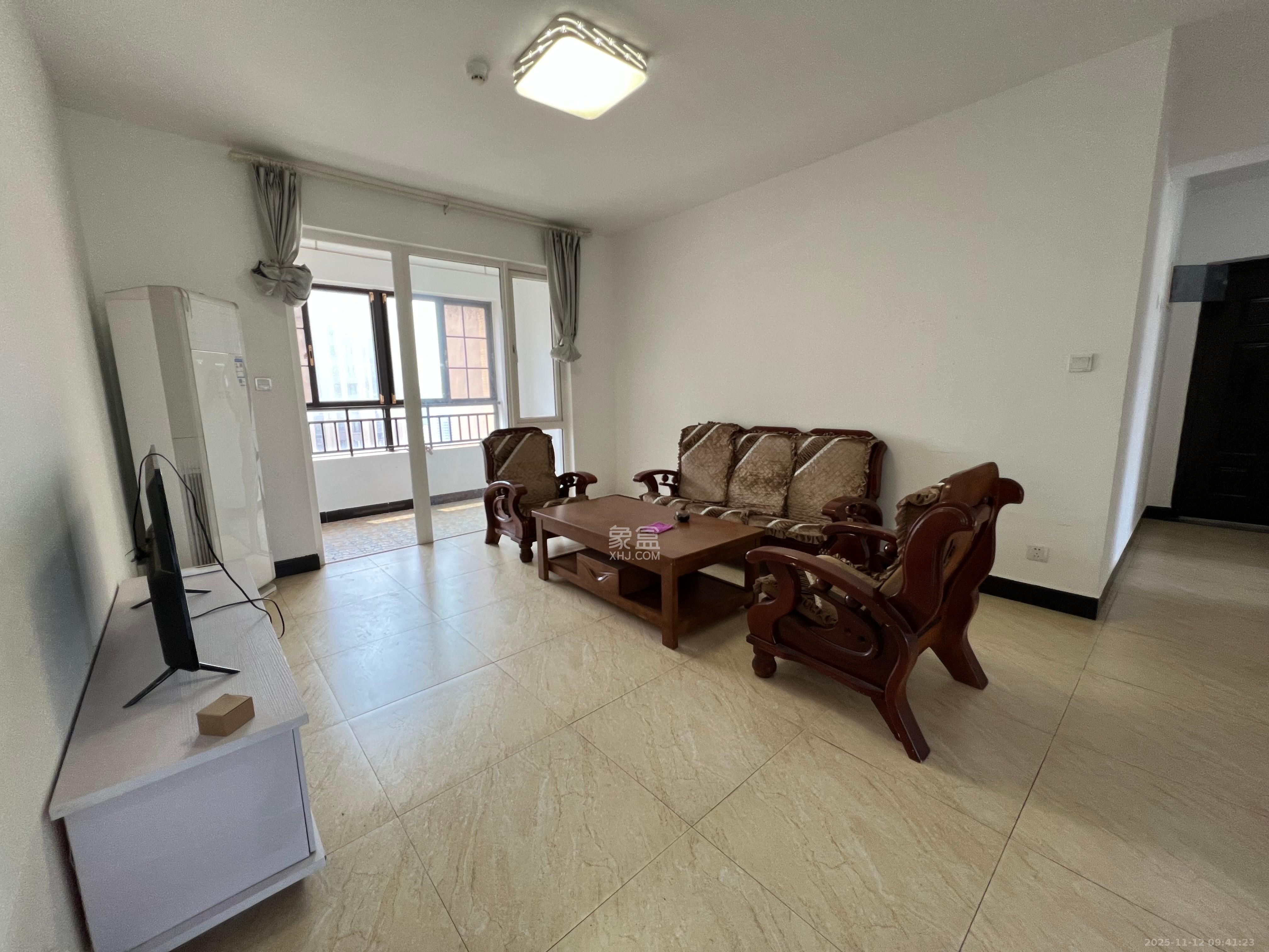 金地格林公馆  3室2厅1卫    2700.0元/月室内图