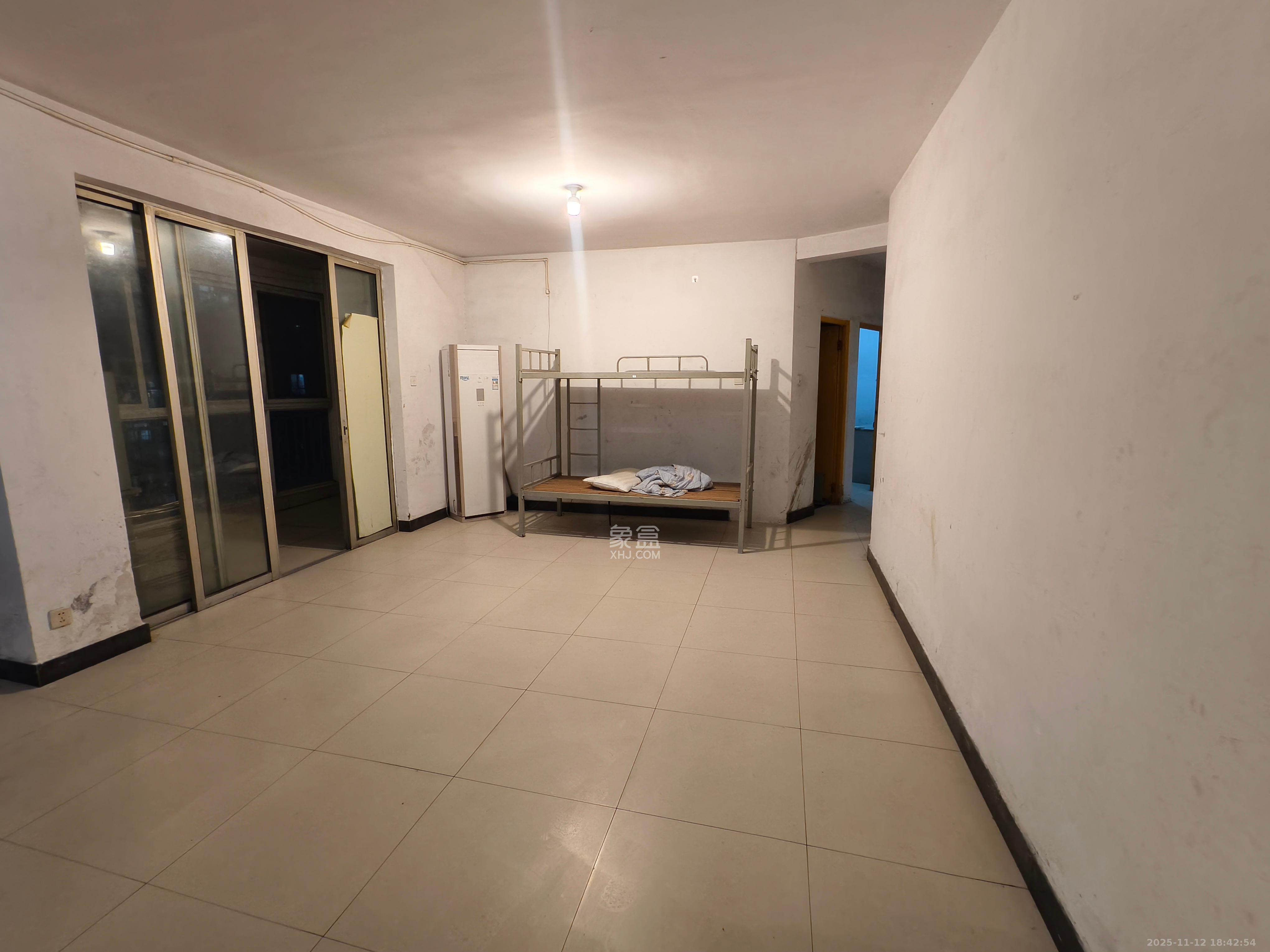 凯通国际城（凯通朝庭）  3室1厅1卫    2400.0元/月