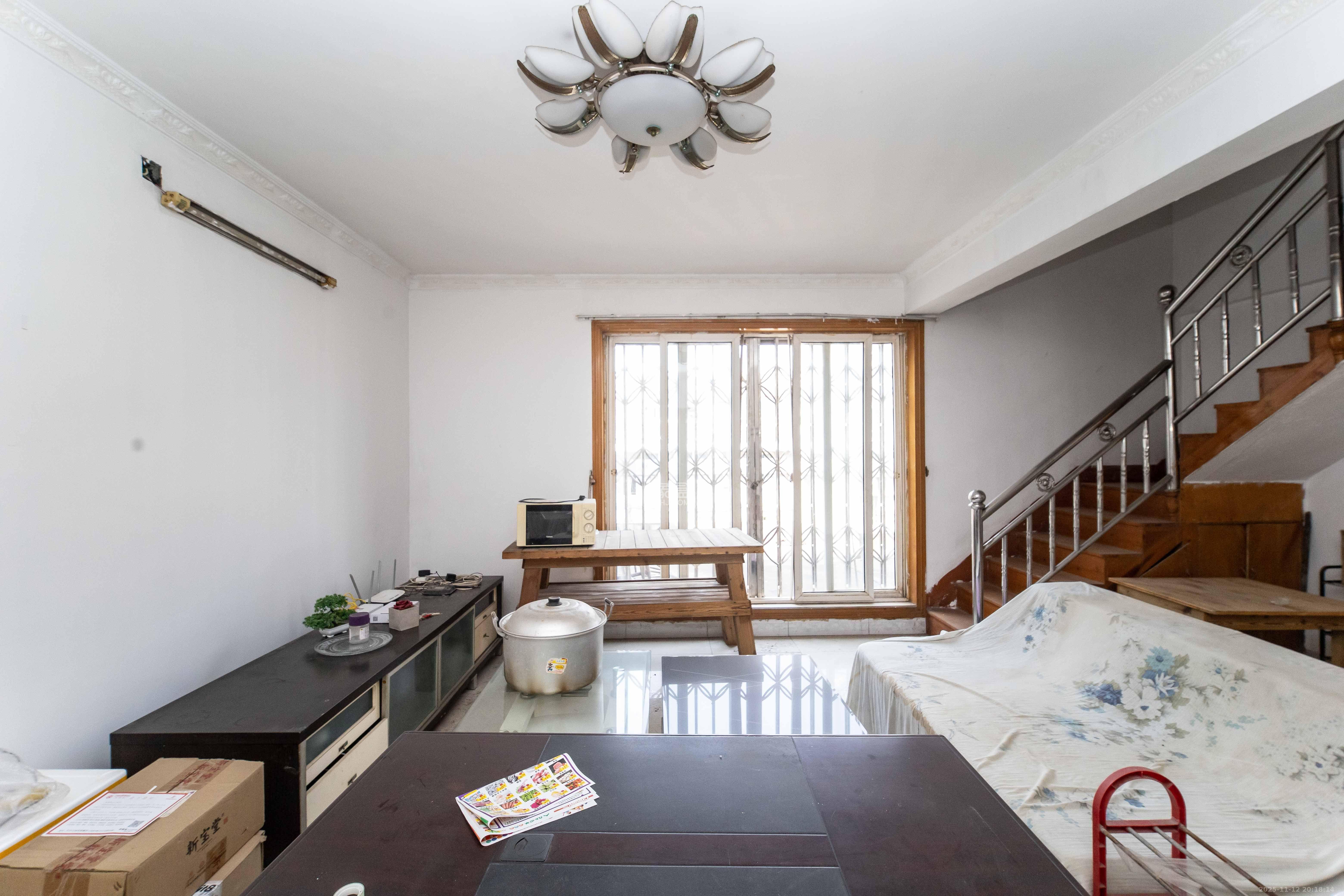 德政园 4室2厅1卫 2000.0元/月 德政园 4室2厅1卫 2000.0元/月室内图